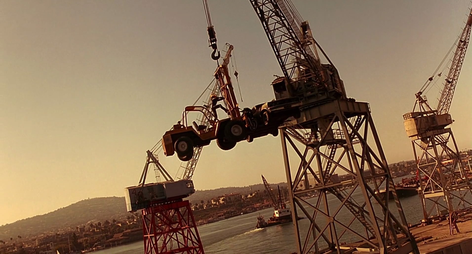 Barb Wire (1996) HD screenshot 10622