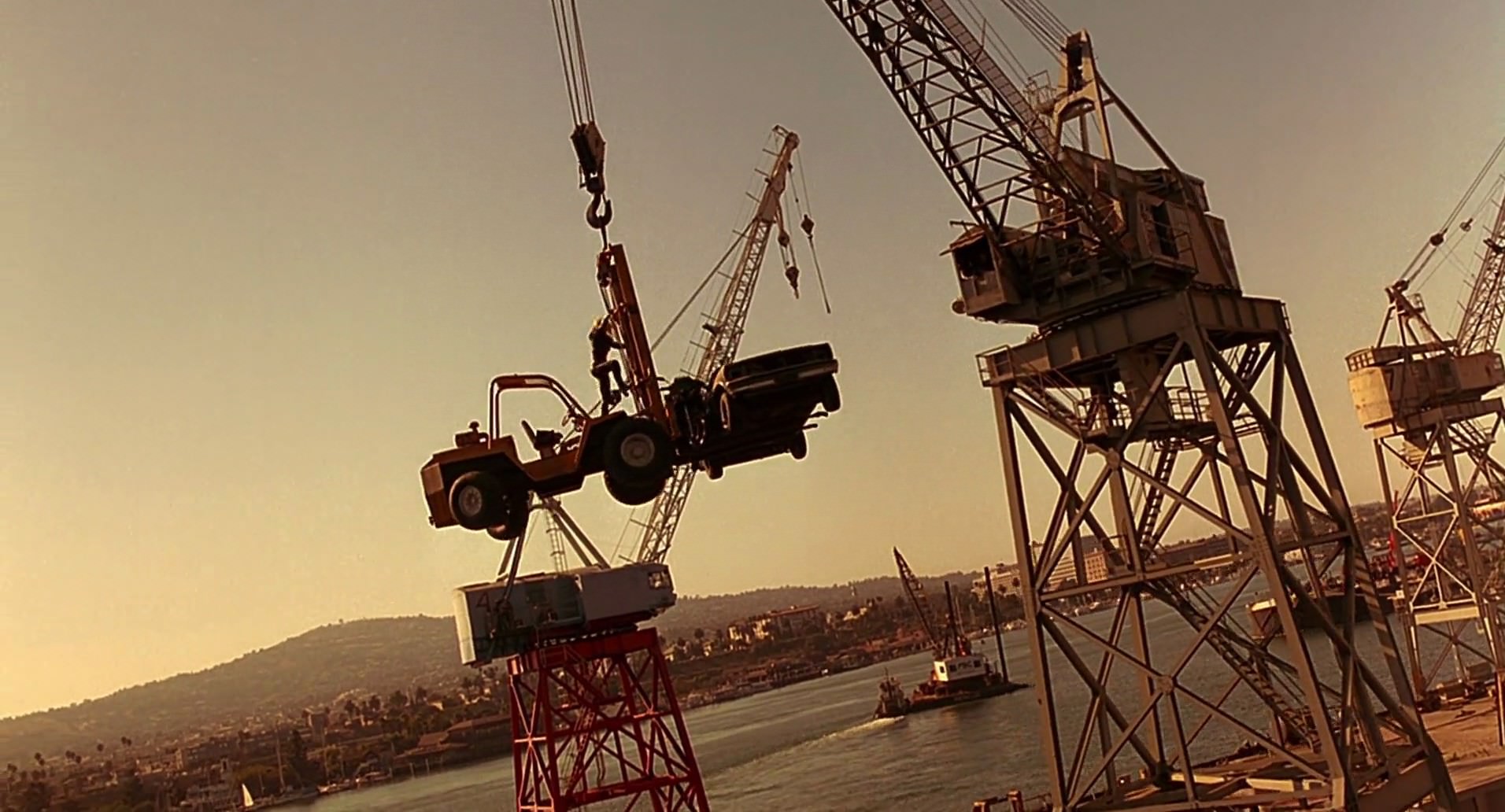 Barb Wire (1996) HD screenshot 10625