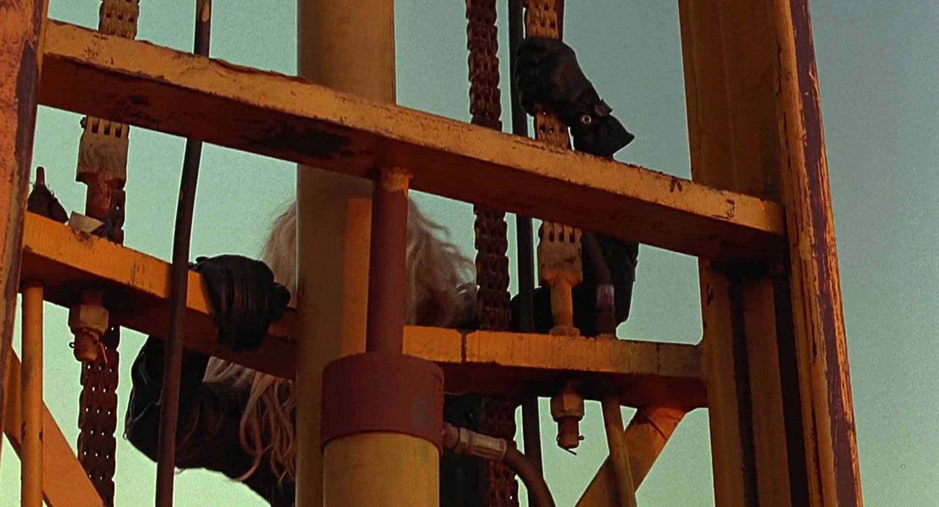 Barb Wire (1996) screencap 10629