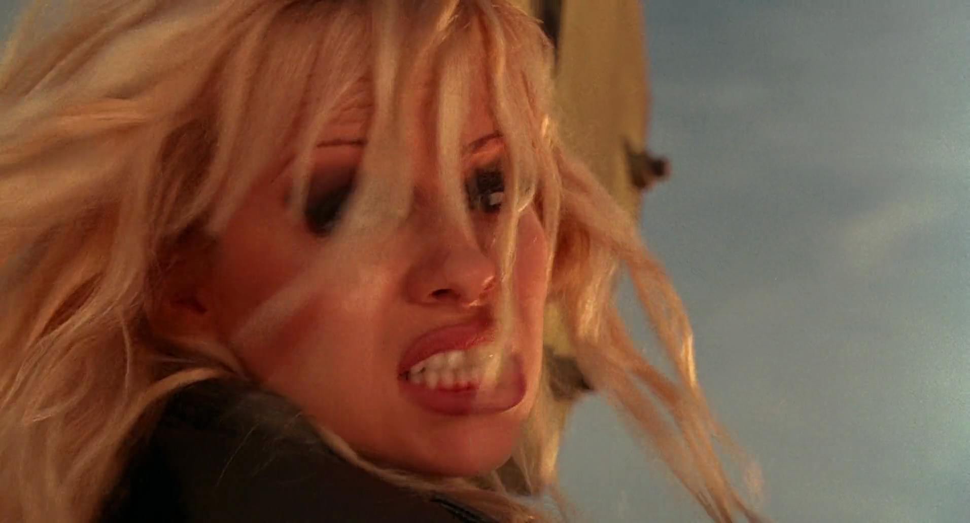 Barb Wire (1996) screencap 10674