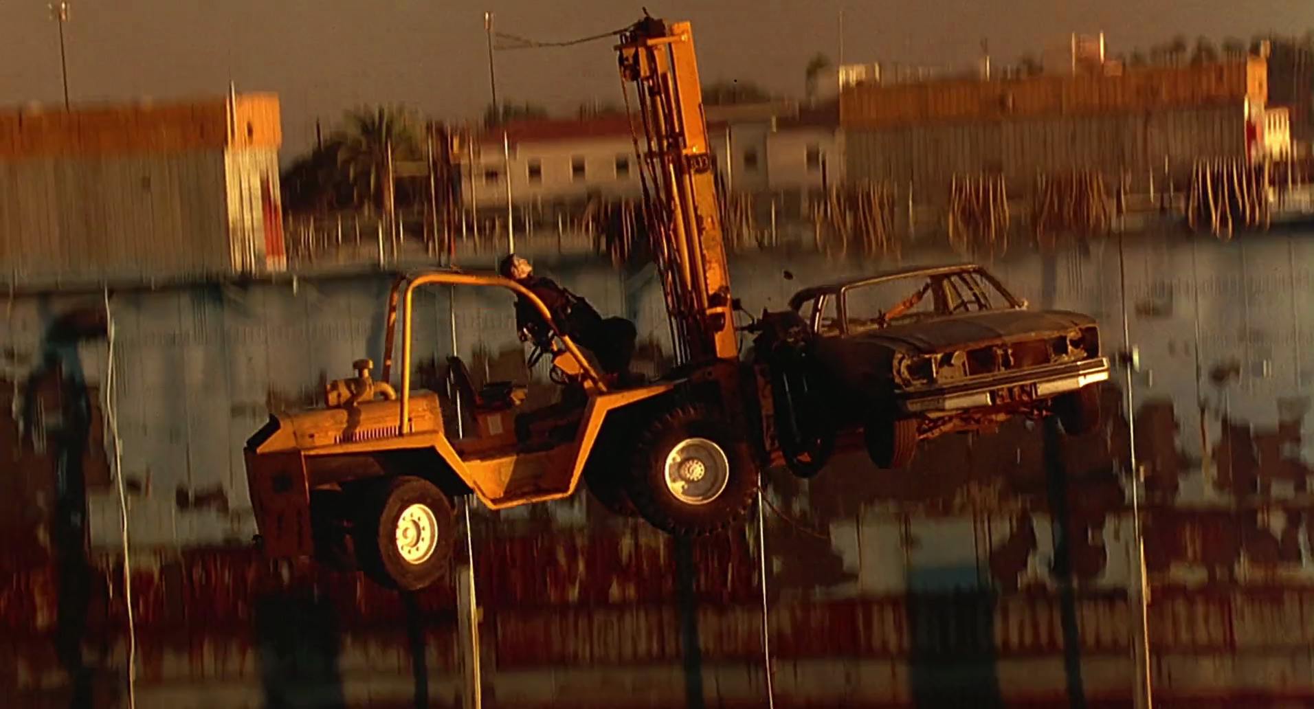Barb Wire (1996) screencap 10677