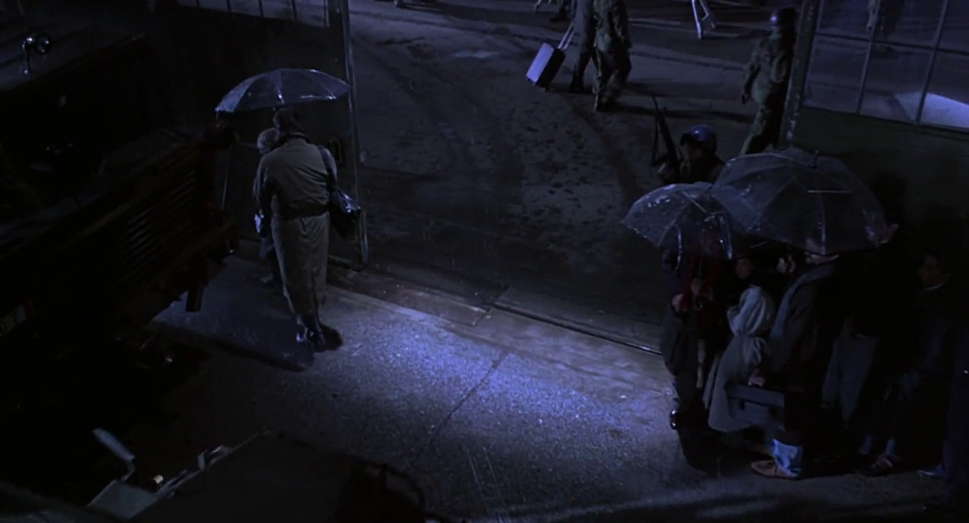 Barb Wire (1996) screencap 10719