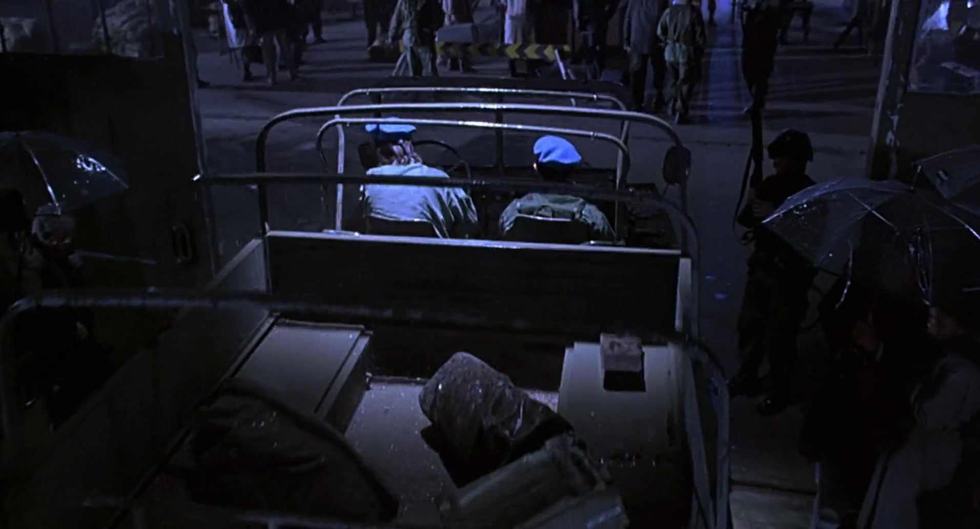Barb Wire (1996) screencap 10725