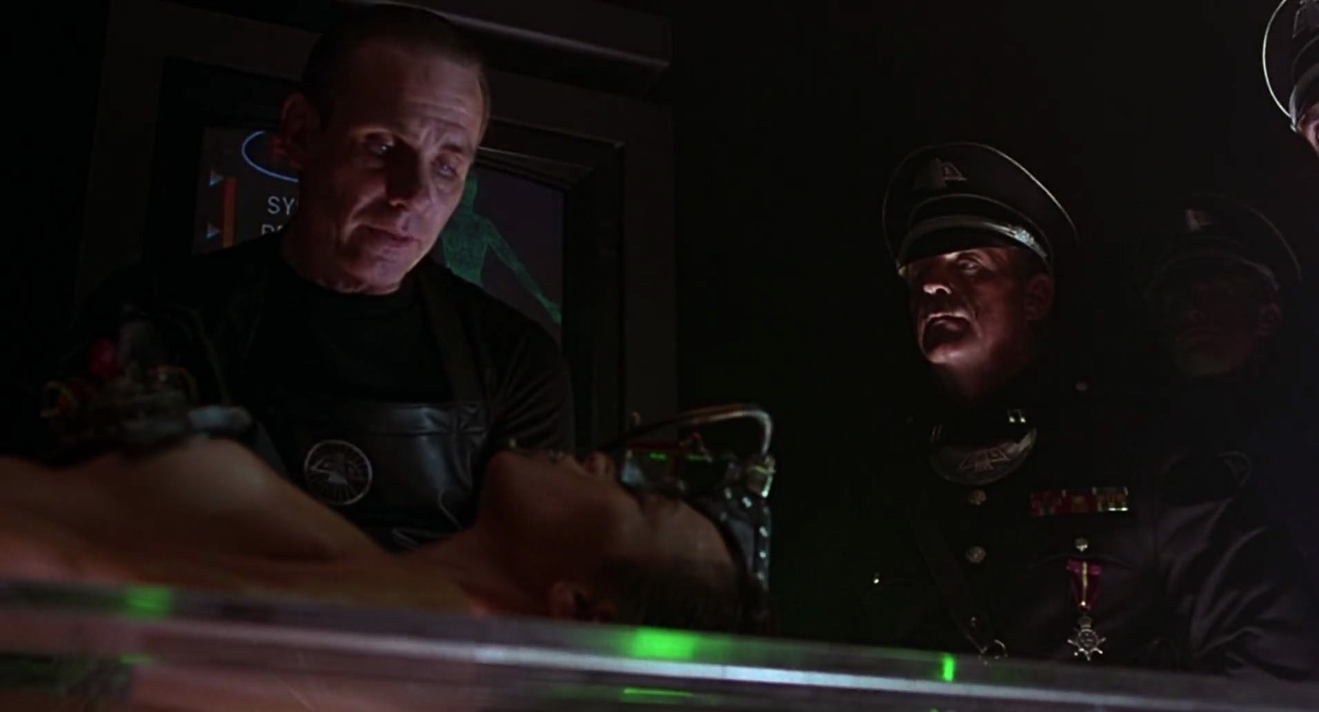Barb Wire (1996) screencap 1074