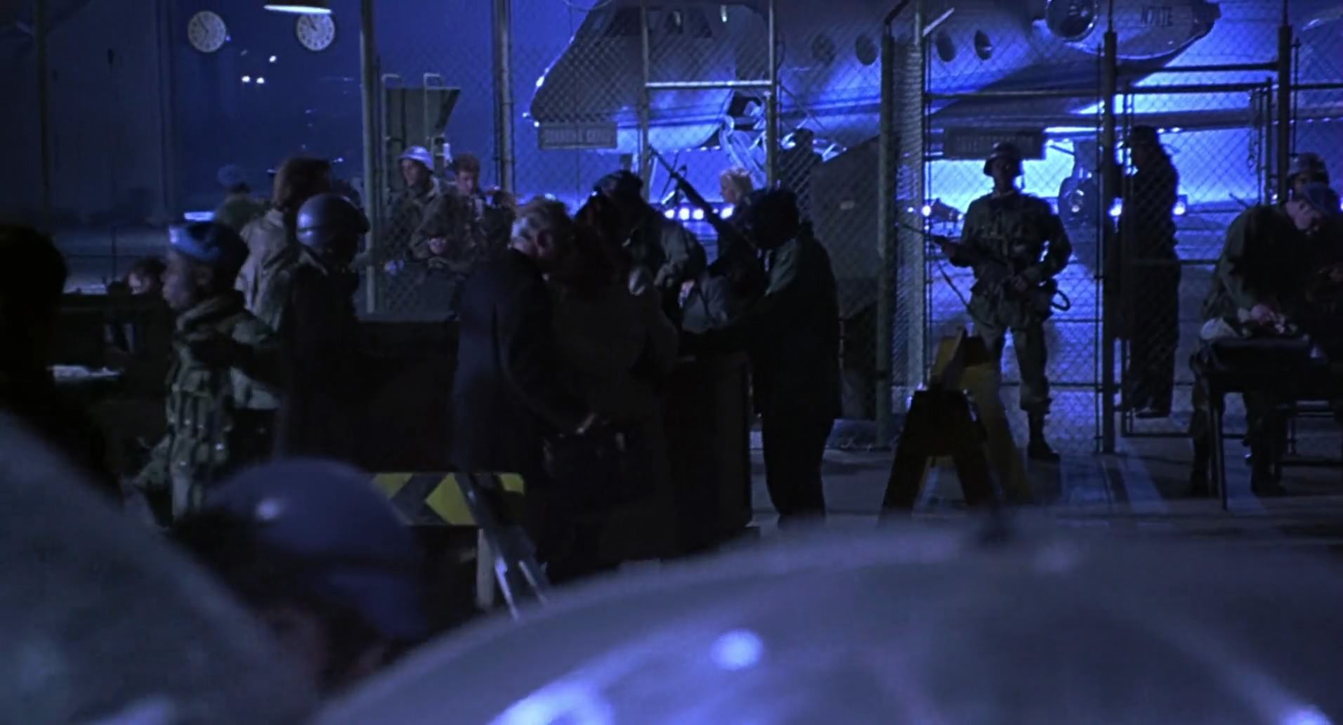 Barb Wire (1996) screencap 10773