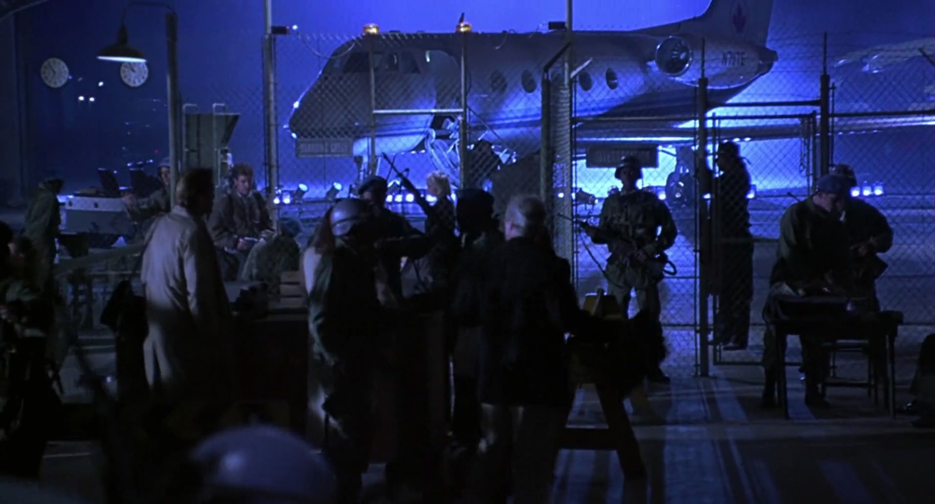 Barb Wire (1996) screencap 10776