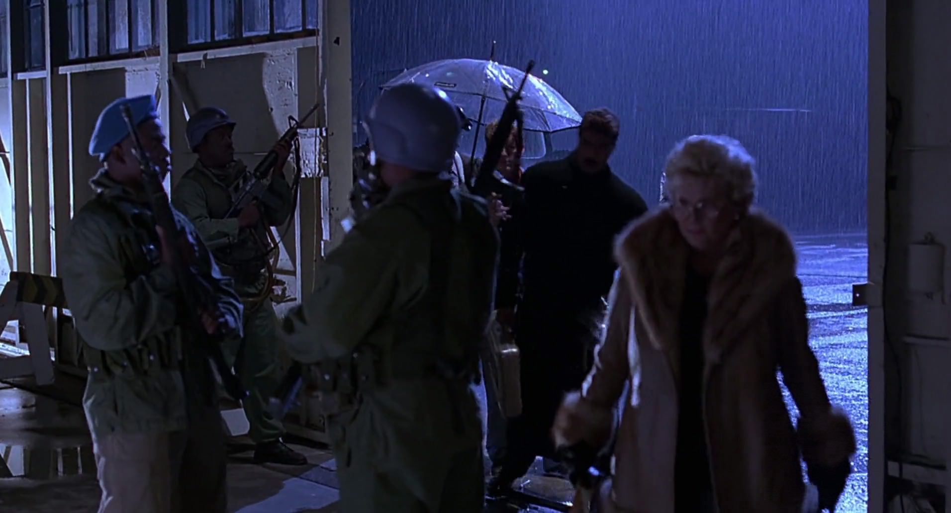 Barb Wire (1996) screencap 10788