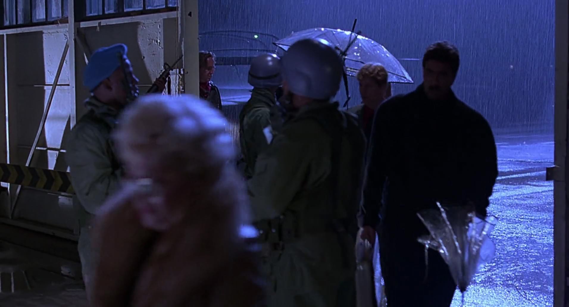 Barb Wire (1996) screencap 10791