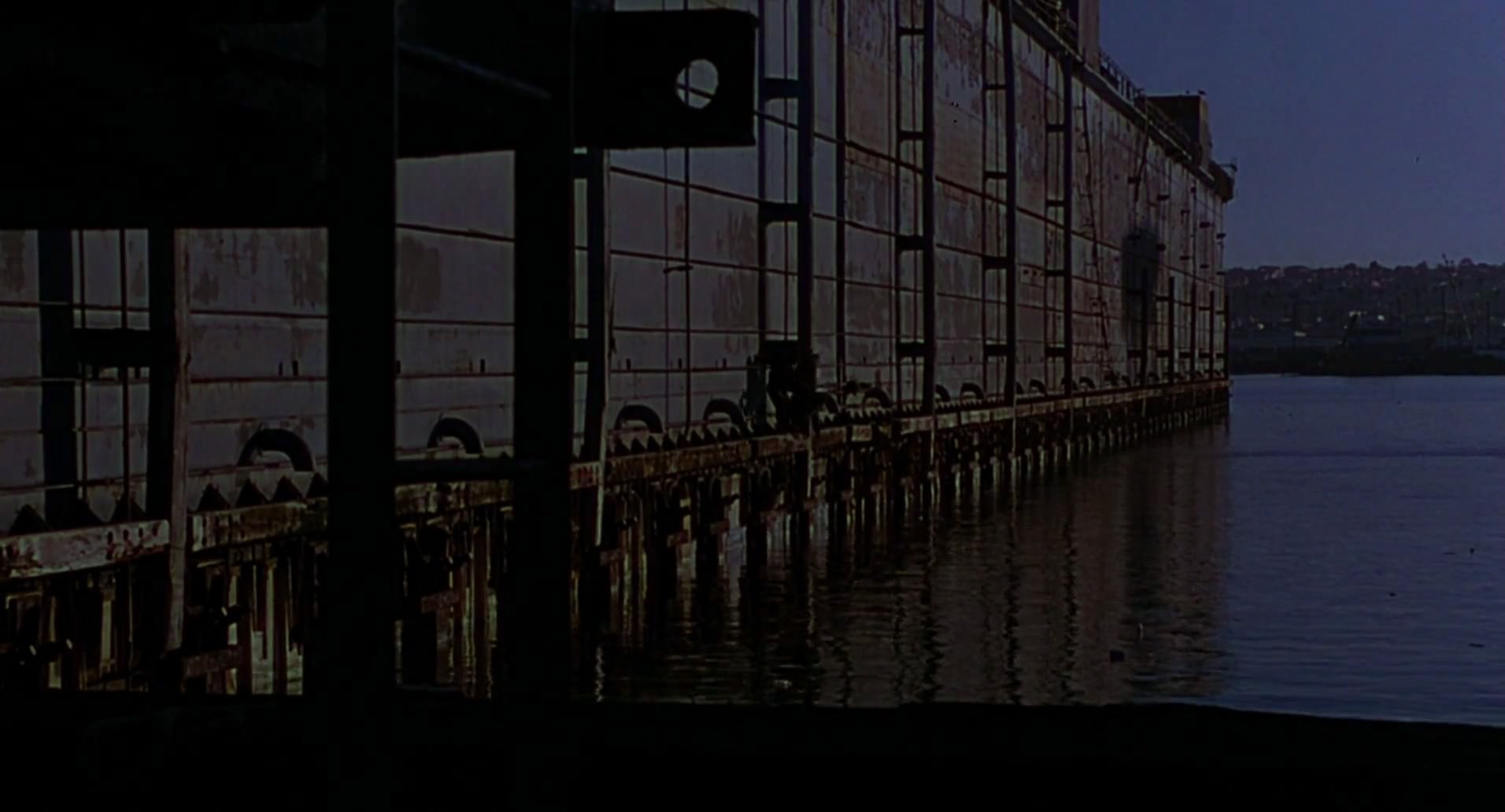 Barb Wire (1996) screencap 1080