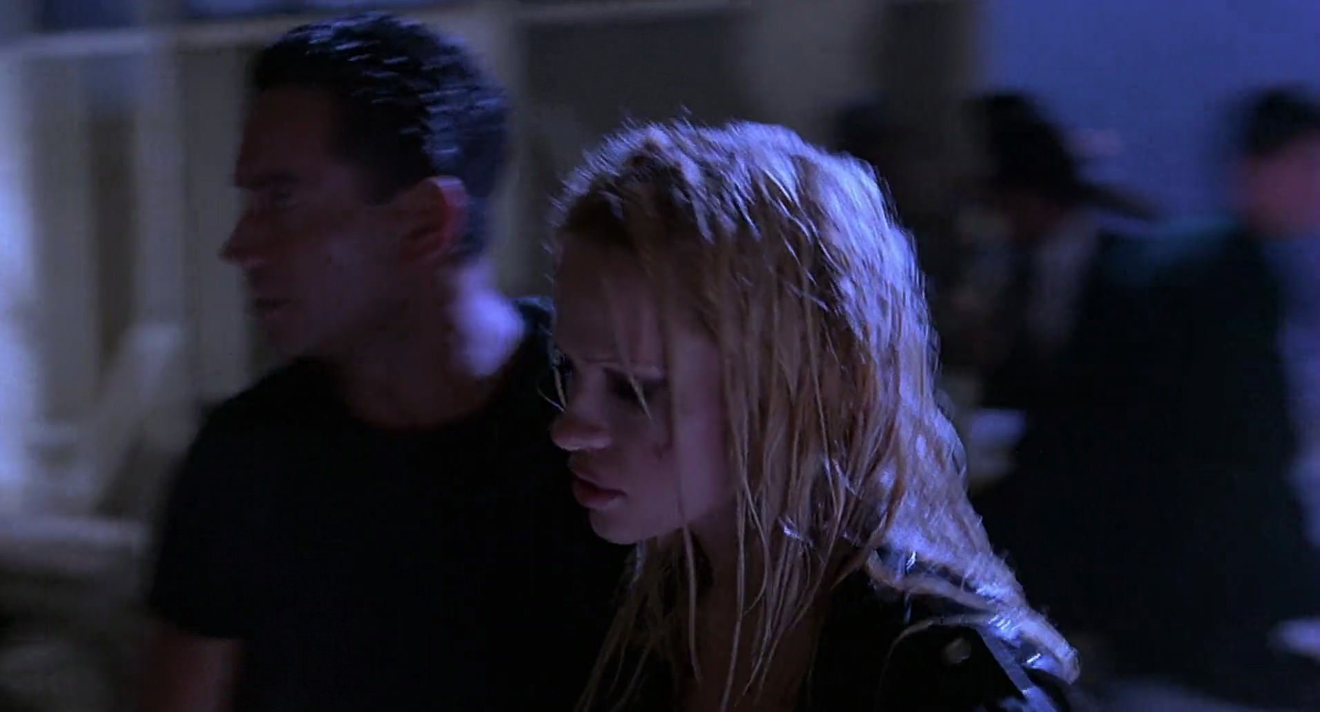Barb Wire (1996) screencap 10806