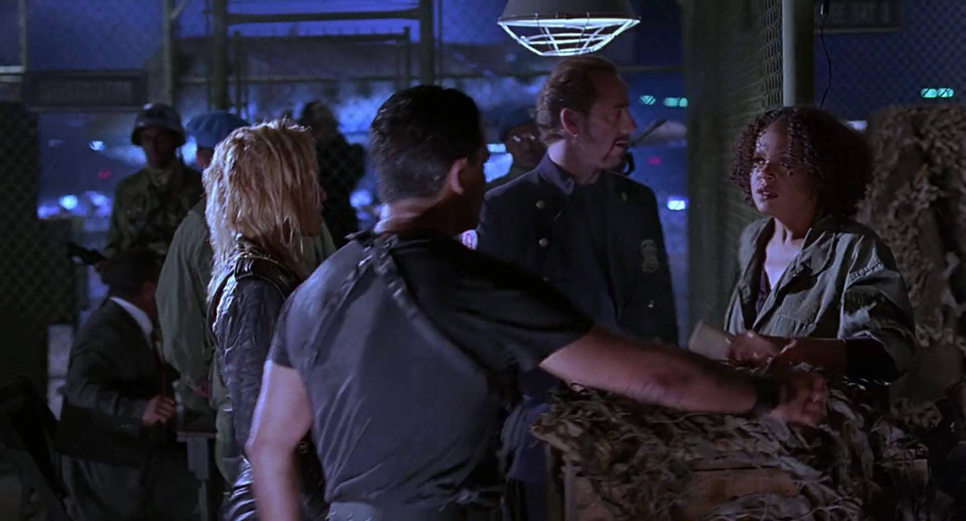 Barb Wire (1996) screencap 10815