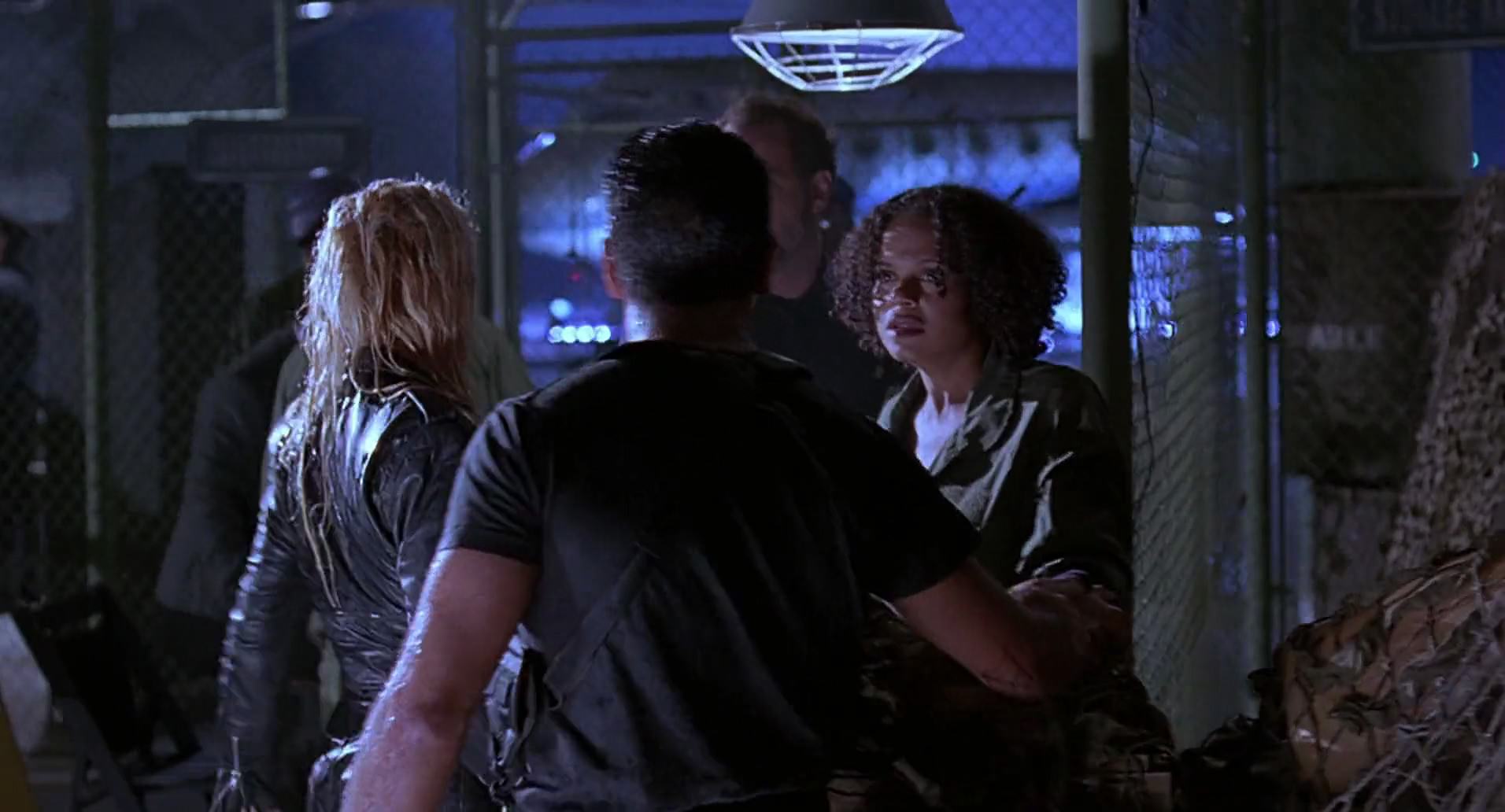 Barb Wire (1996) HD screenshot 10817