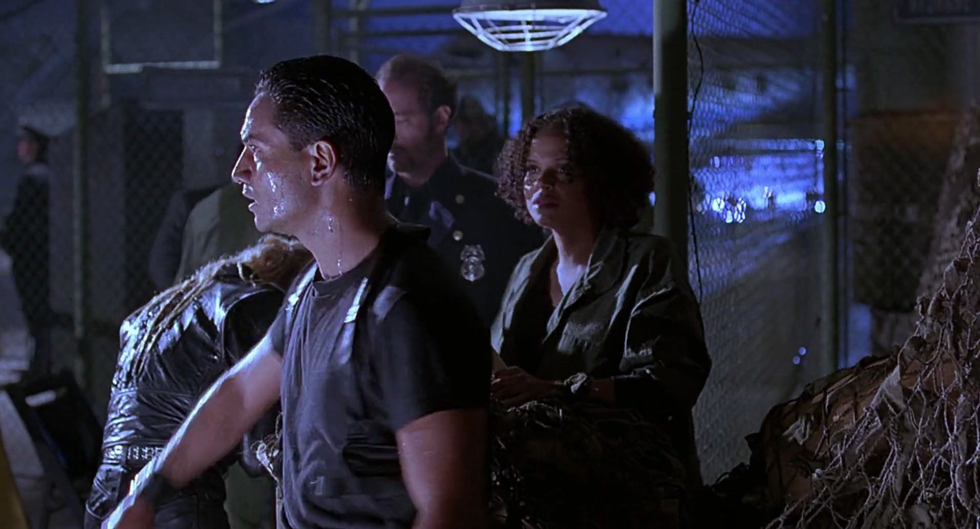 Barb Wire (1996) HD screenshot 10820