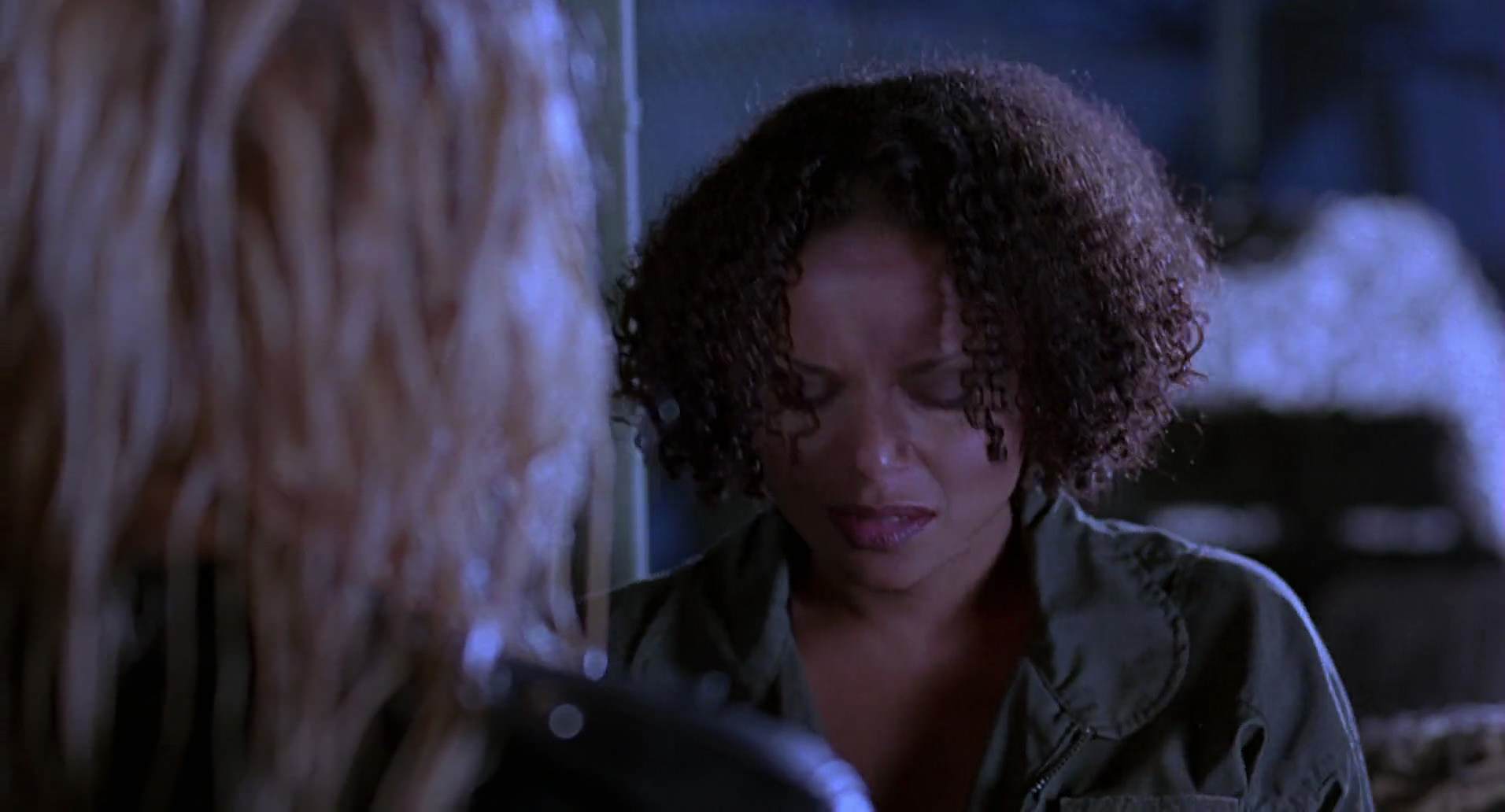 Barb Wire (1996) screencap 10842
