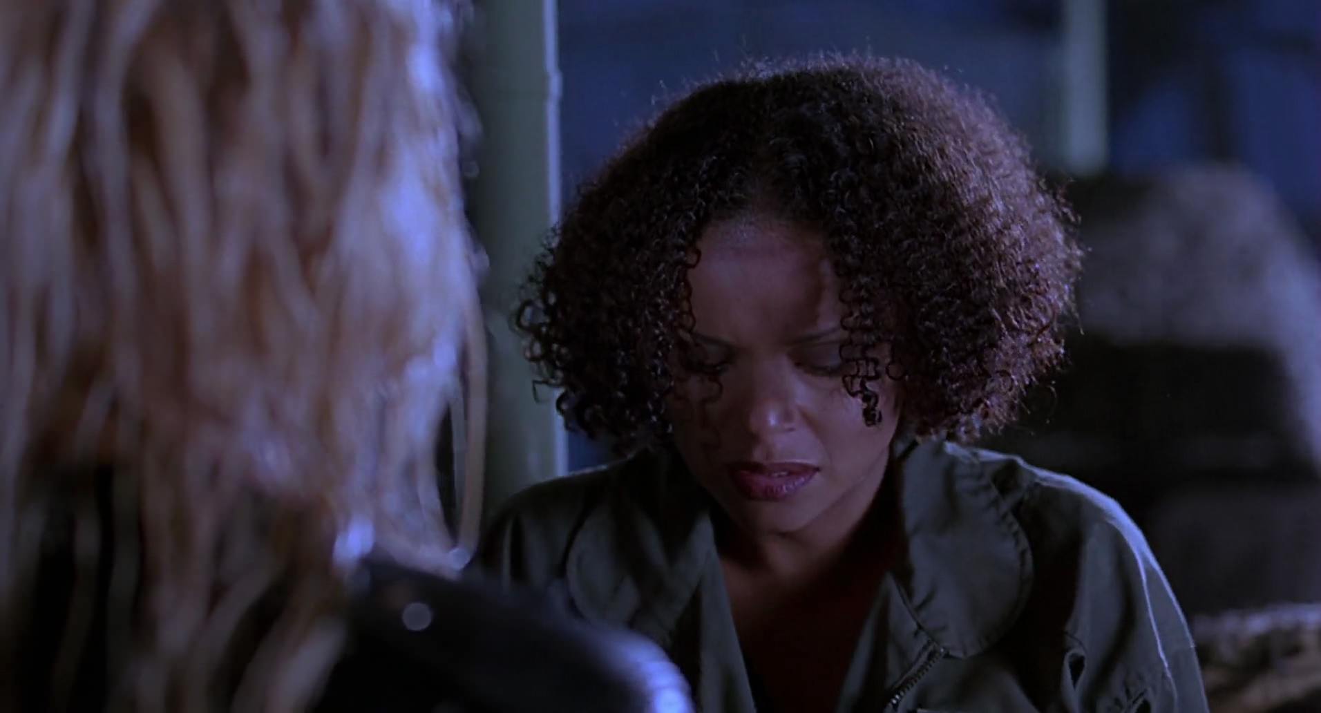Barb Wire (1996) screencap 10845