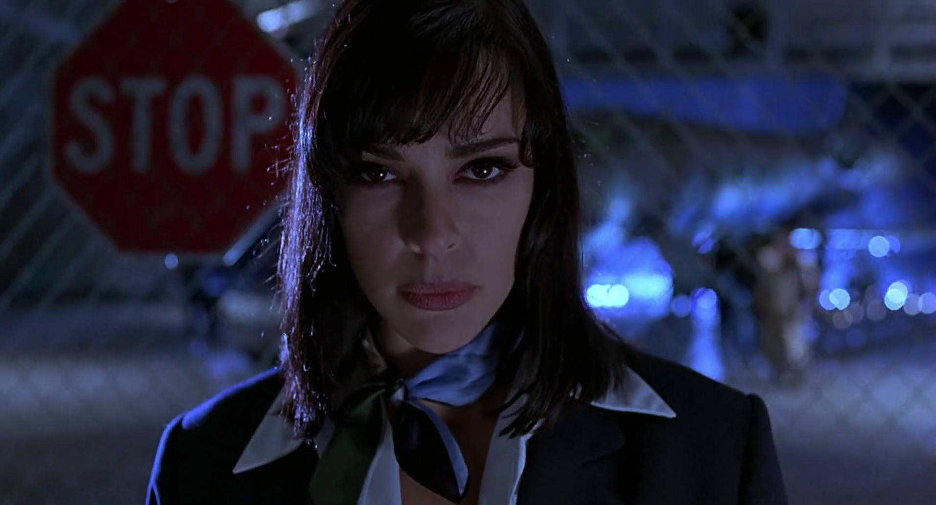 Barb Wire (1996) screencap 10878