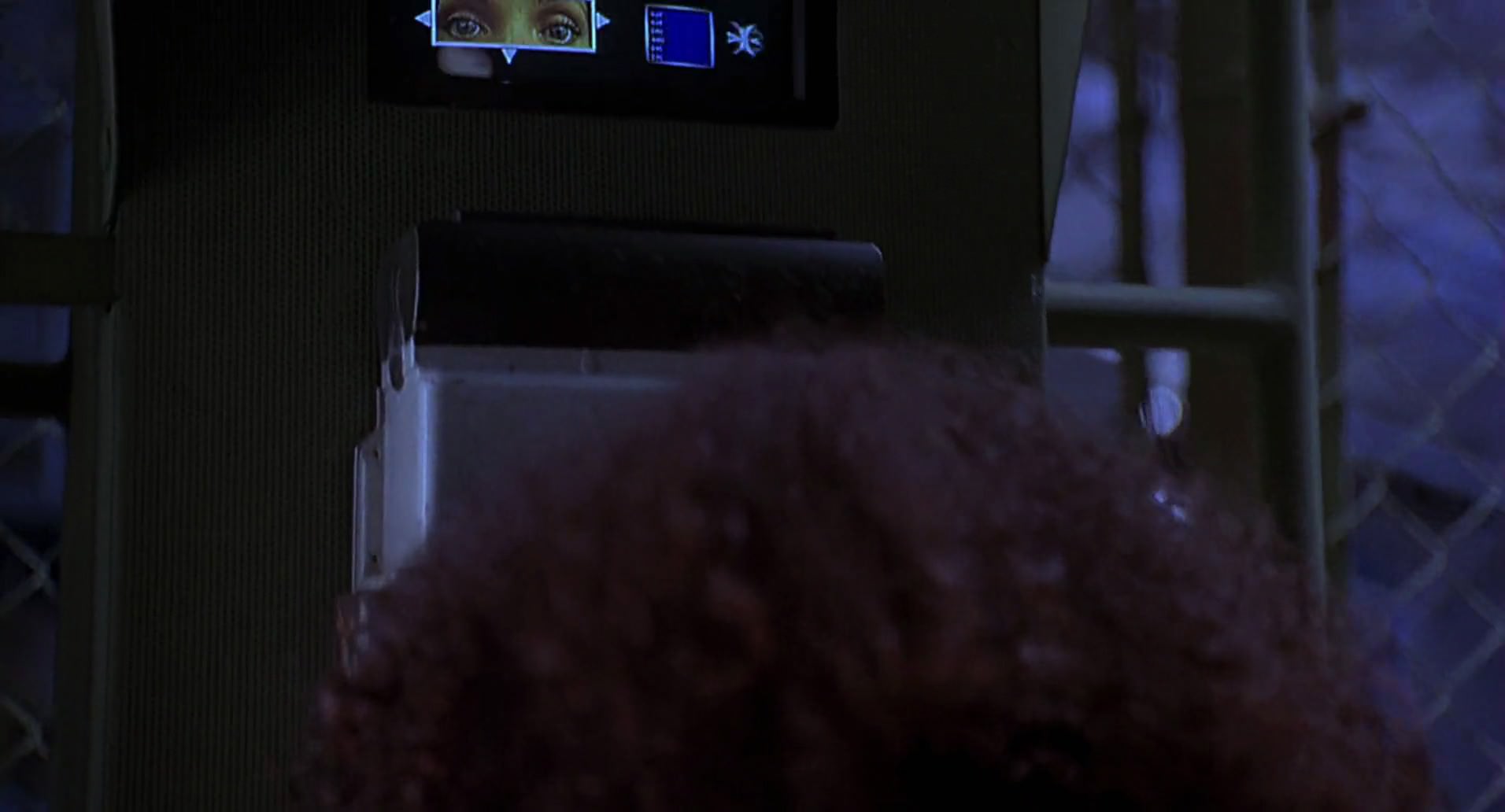 Barb Wire (1996) screencap 10908