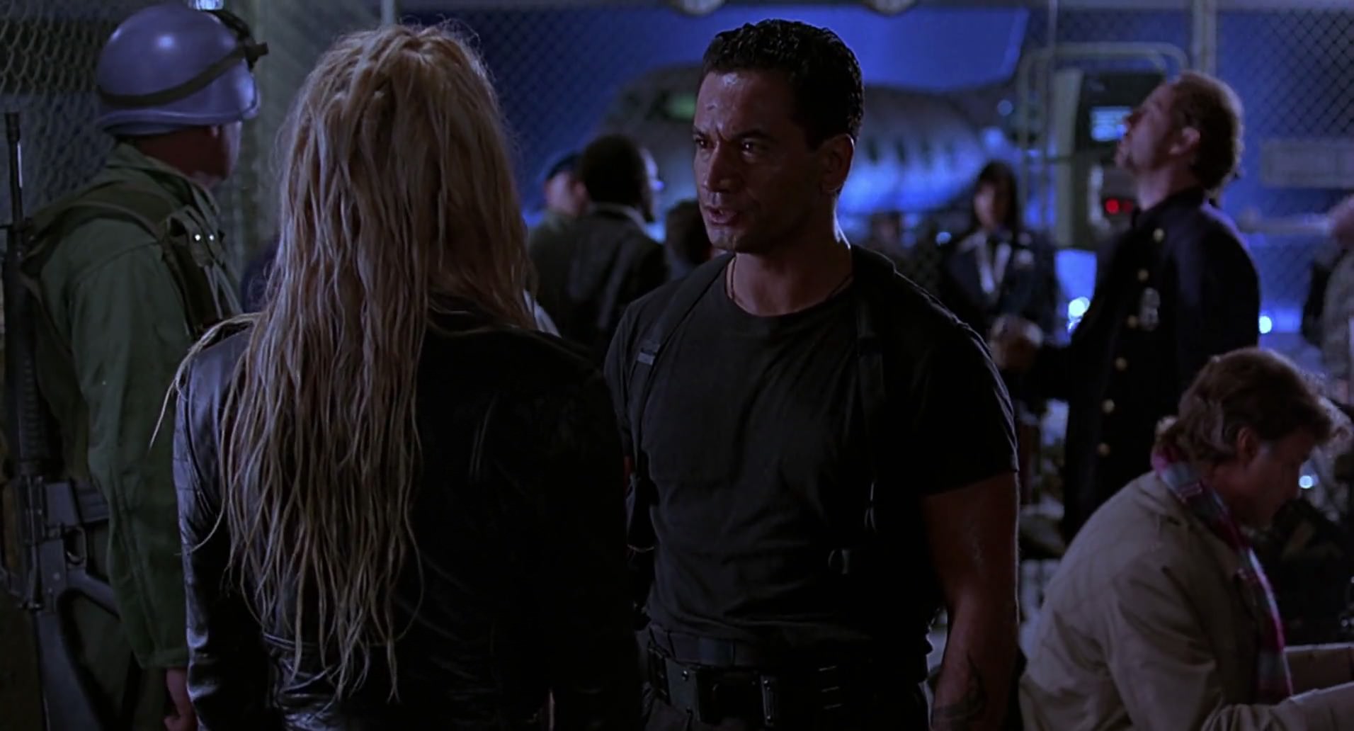 Barb Wire (1996) screencap 10920