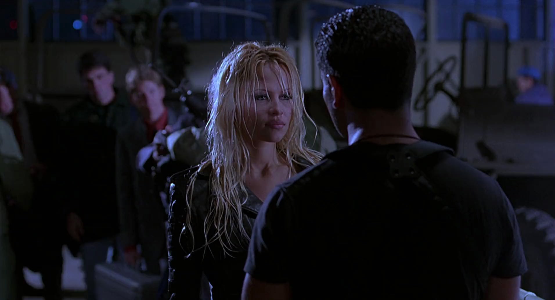 Barb Wire (1996) HD screenshot 10922