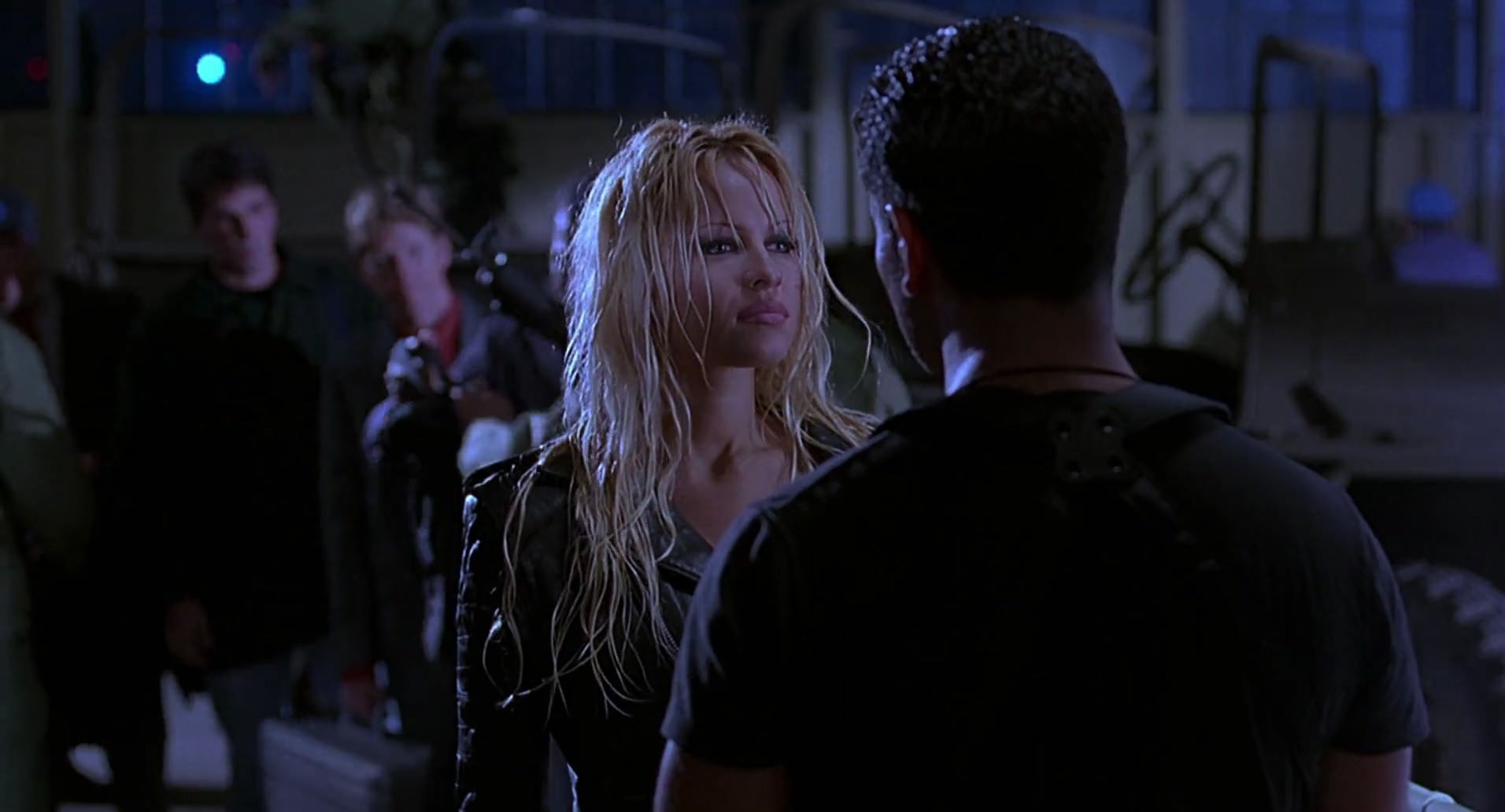 Barb Wire (1996) screencap 10923