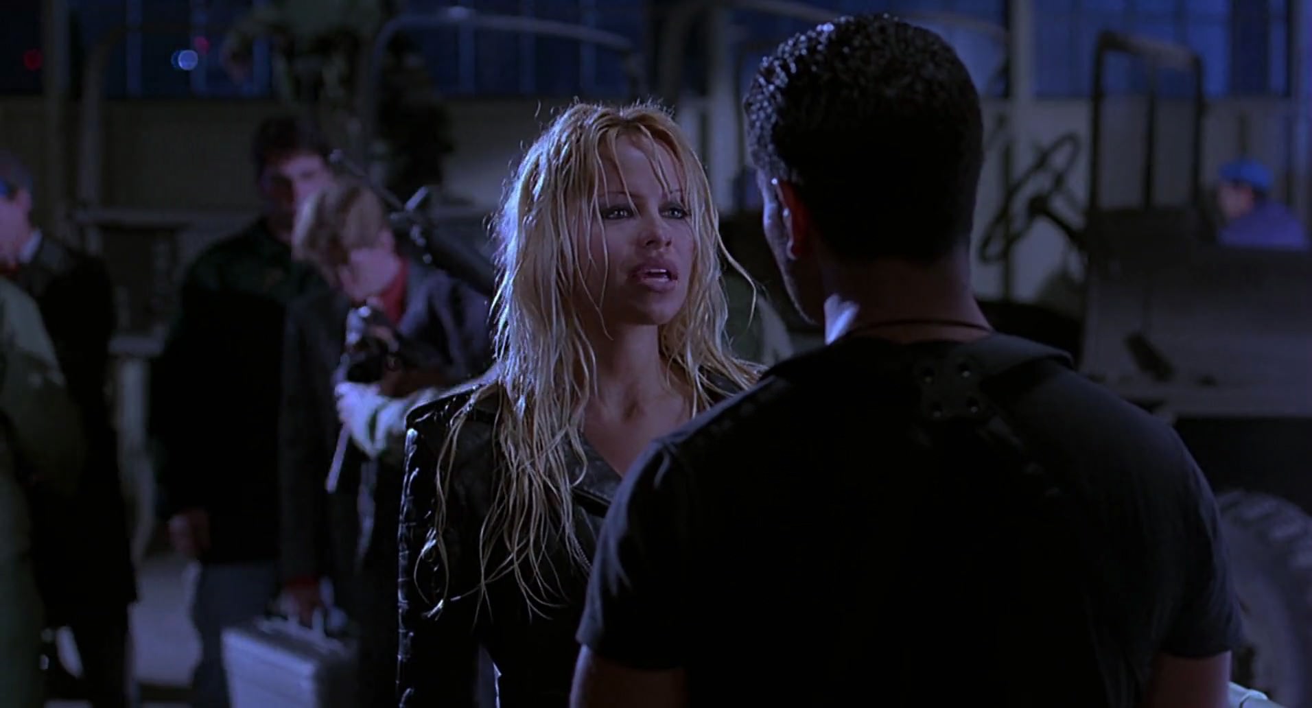 Barb Wire (1996) HD screenshot 10925