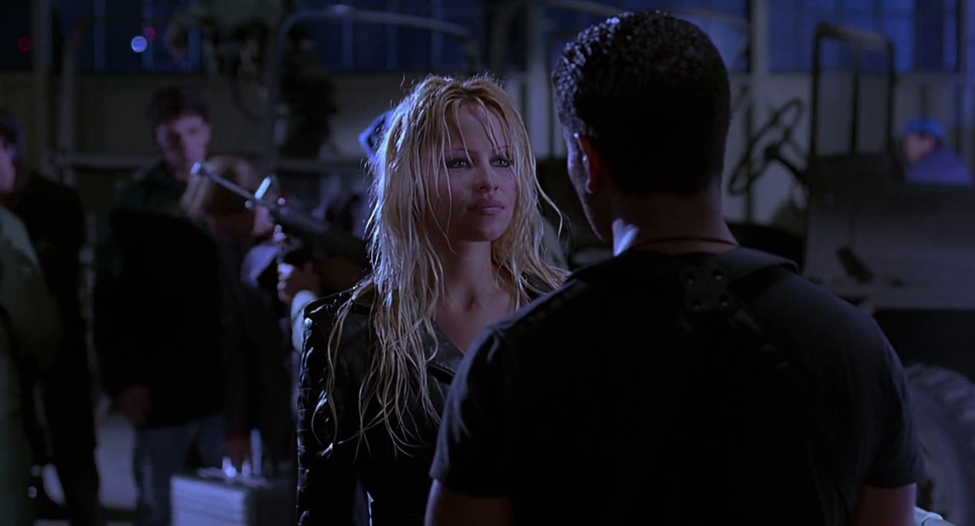 Barb Wire (1996) screencap 10926