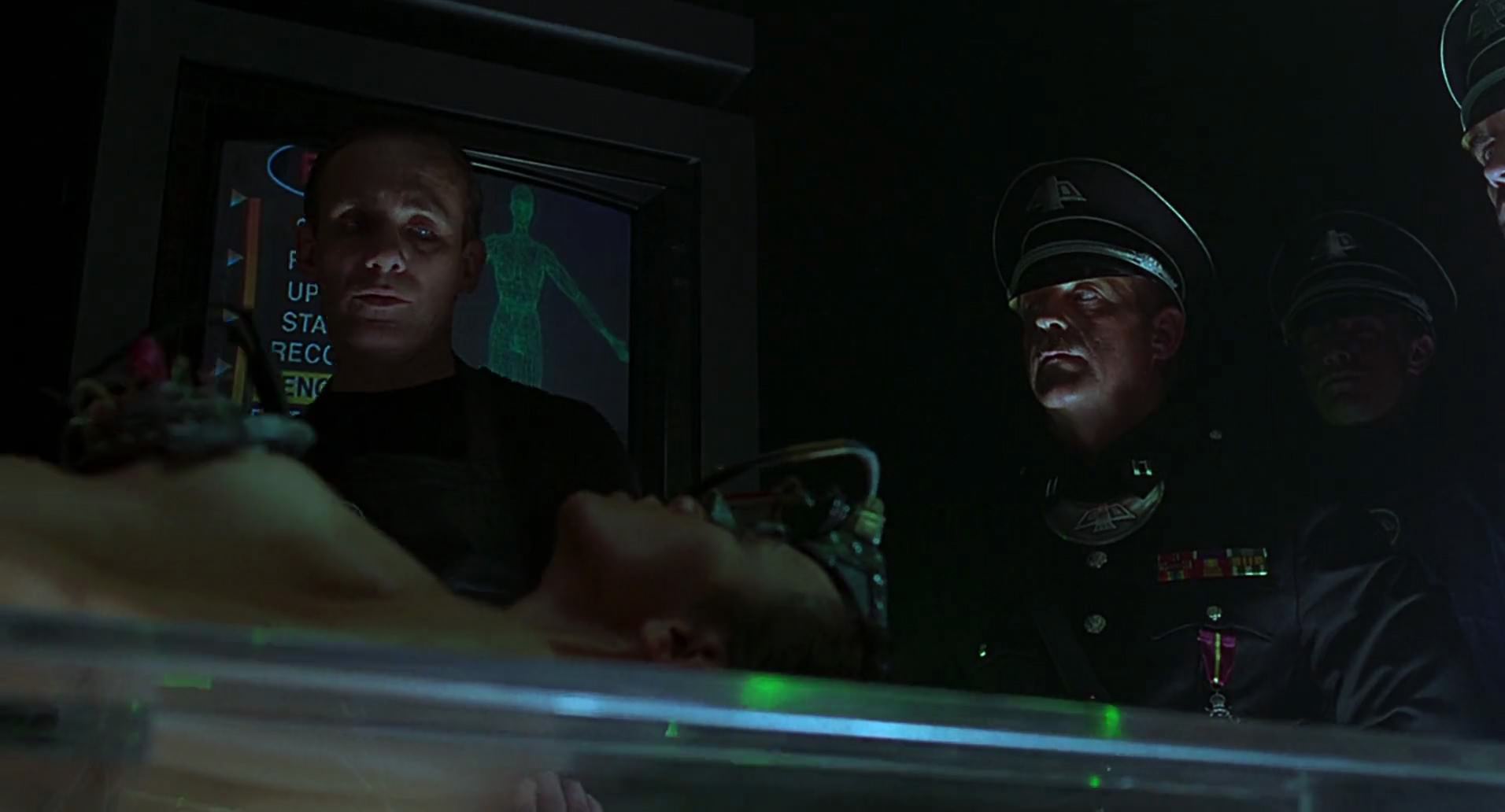 Barb Wire (1996) screencap 1098