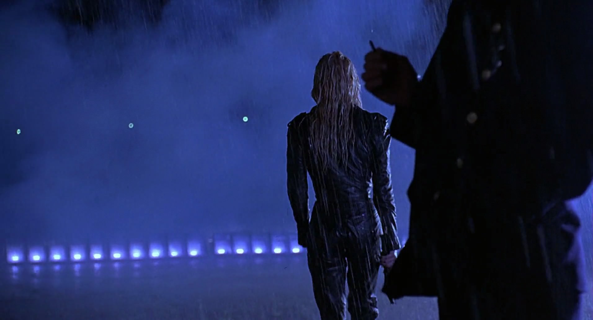 Barb Wire (1996) screencap 11043