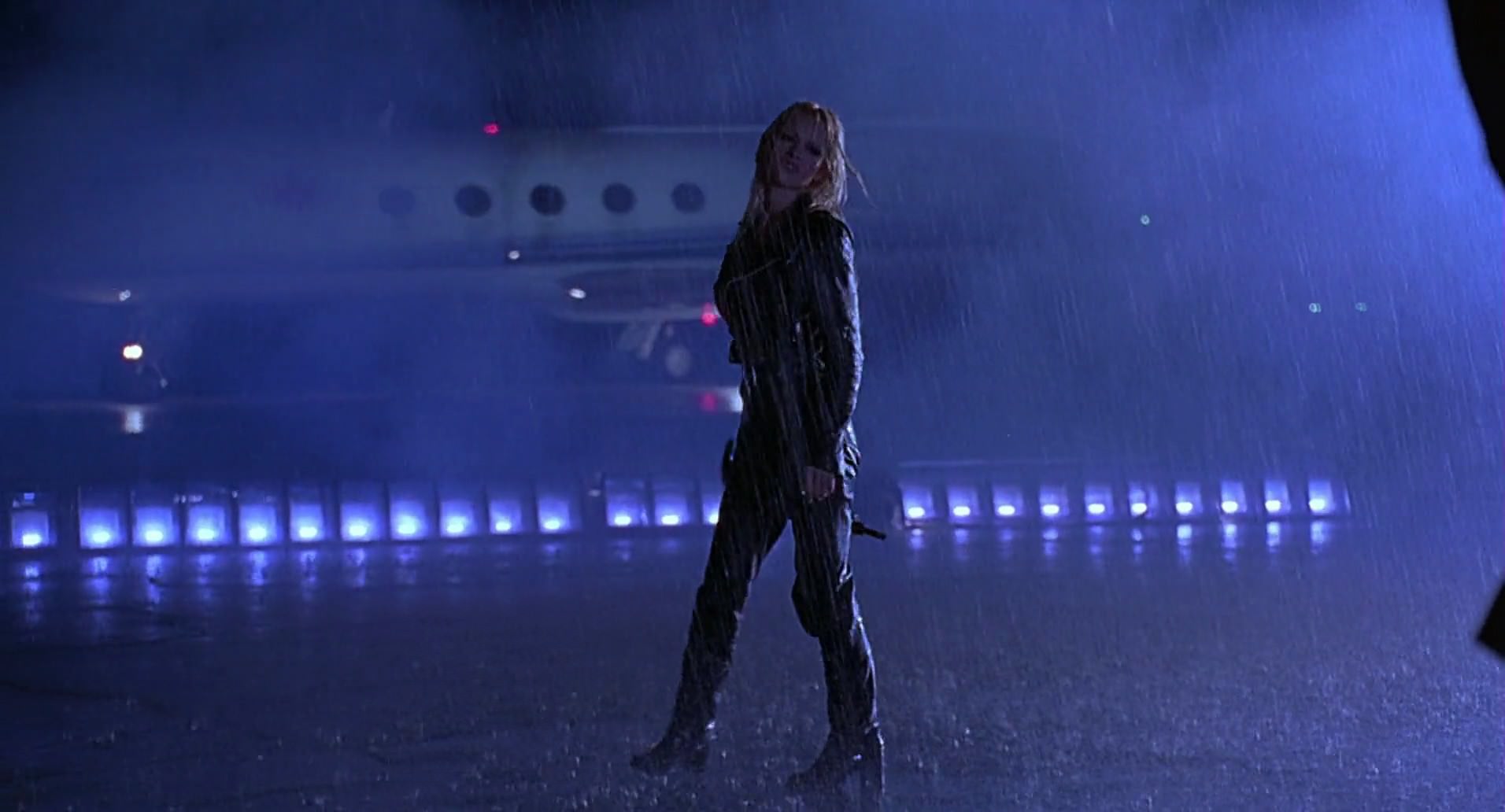 Barb Wire (1996) screencap 11049