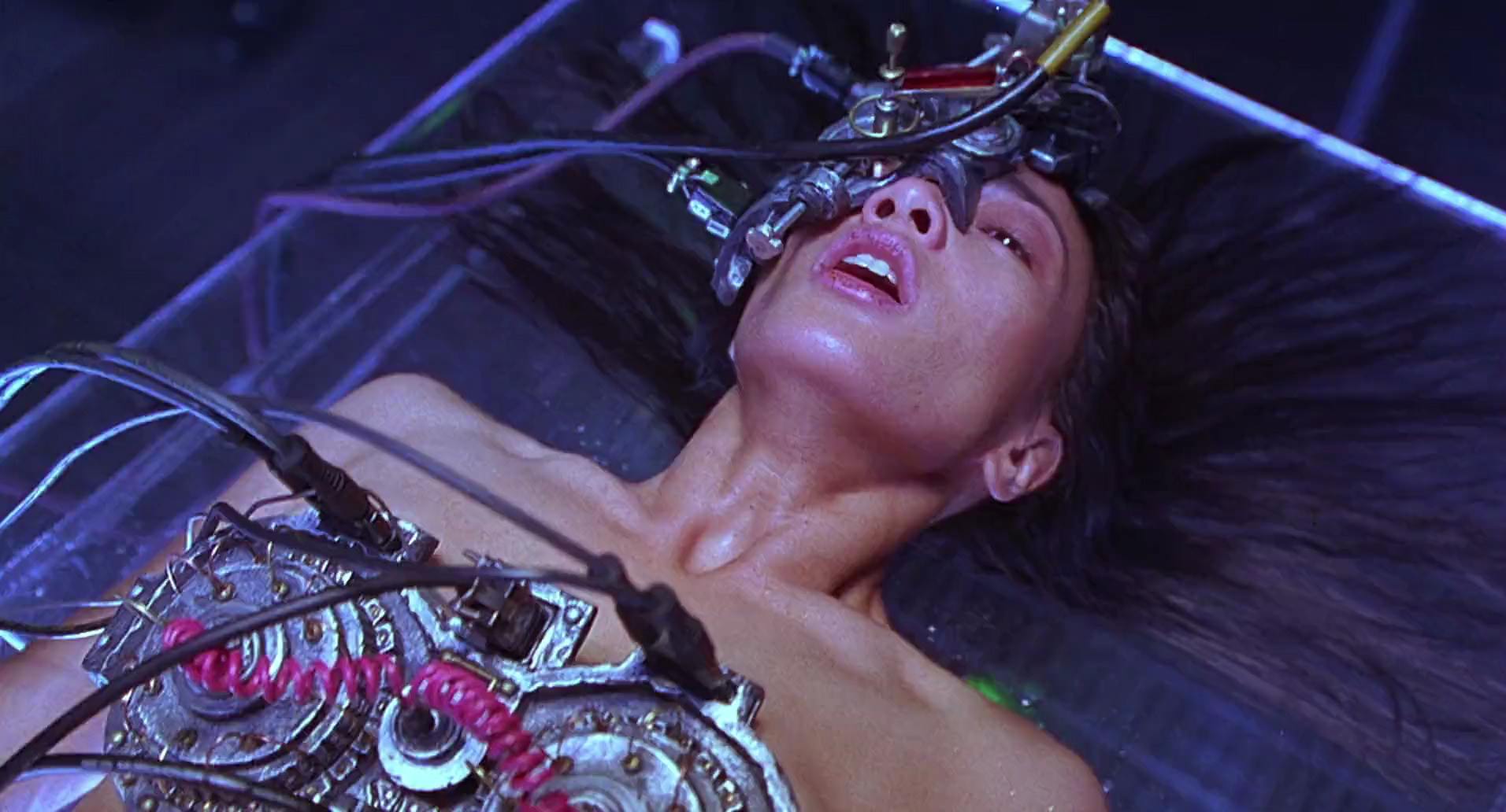 Barb Wire (1996) HD screenshot 1112