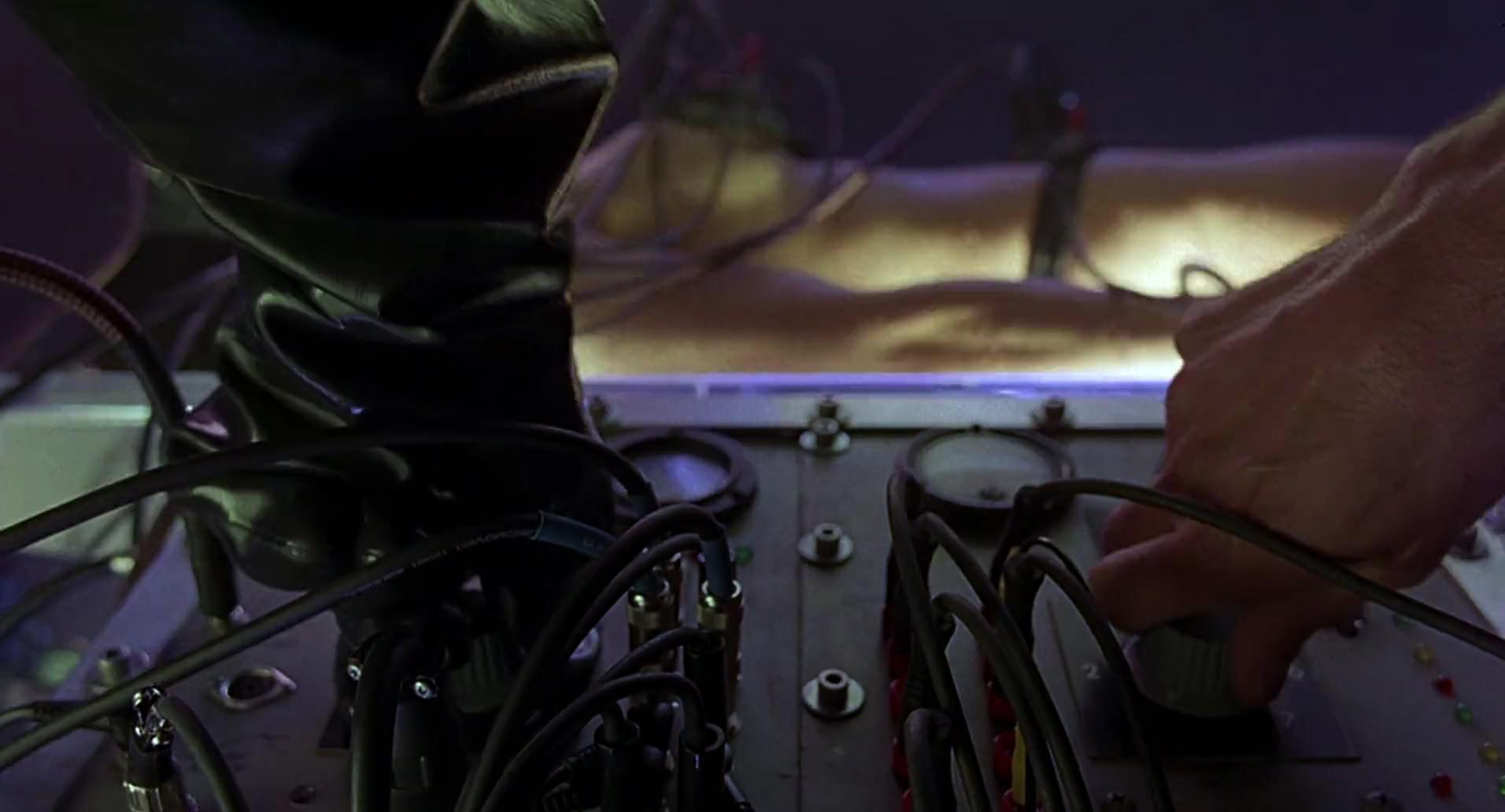 Barb Wire (1996) HD screenshot 1121
