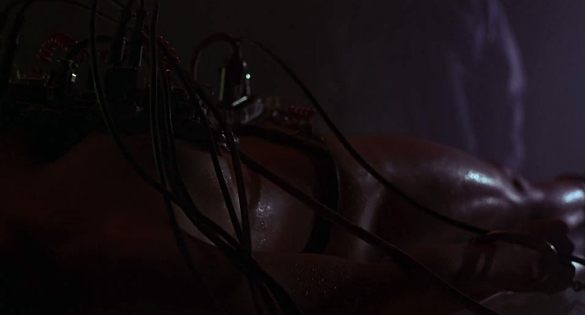 Barb Wire (1996) HD screenshot 1127
