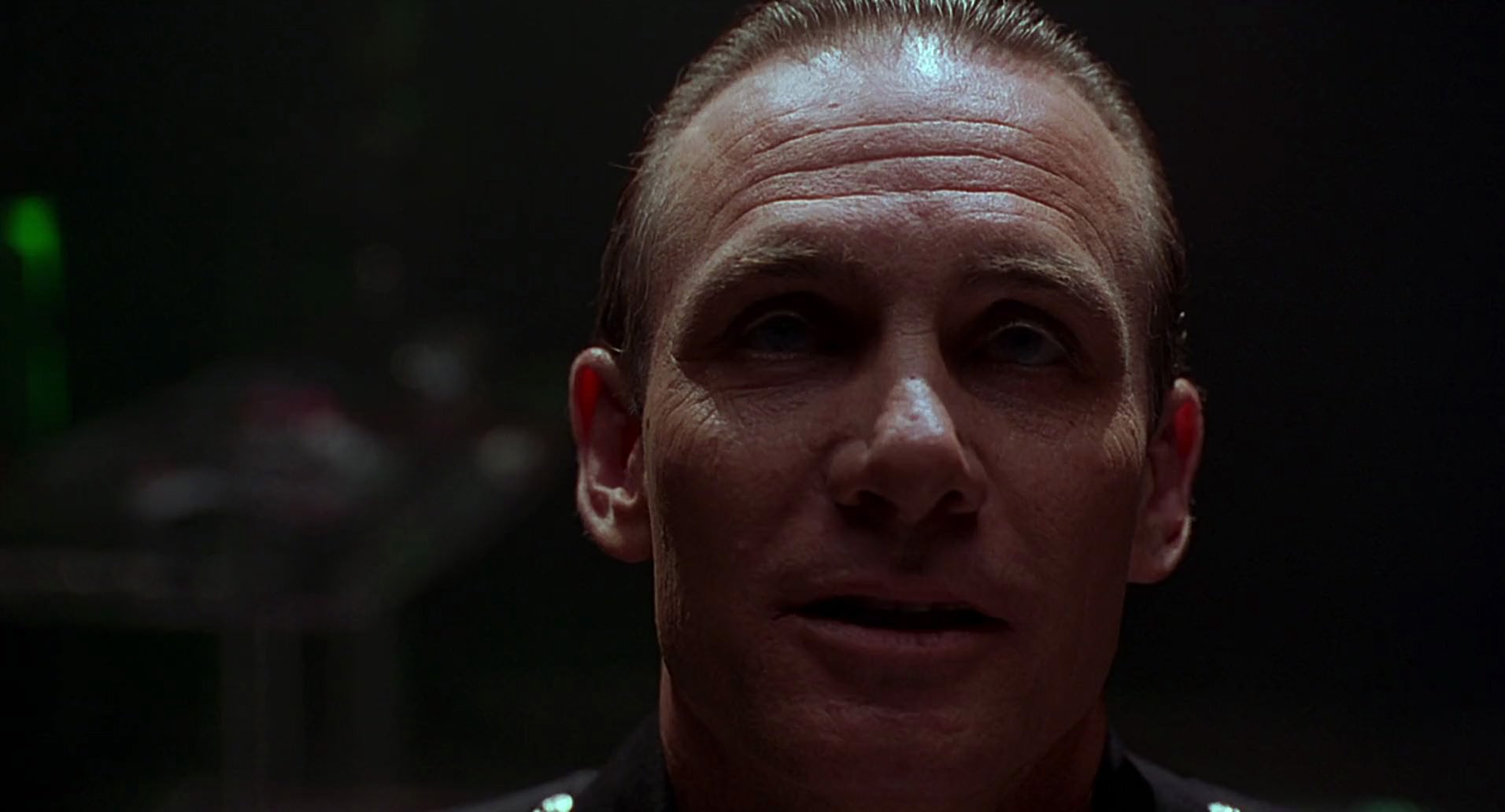 Barb Wire (1996) screencap 1212