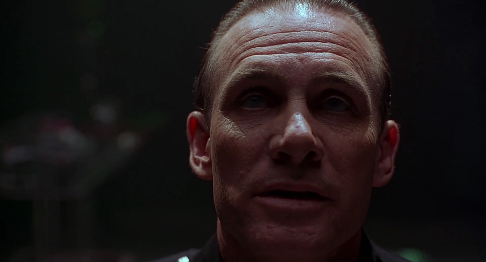 Barb Wire (1996) screencap 1245