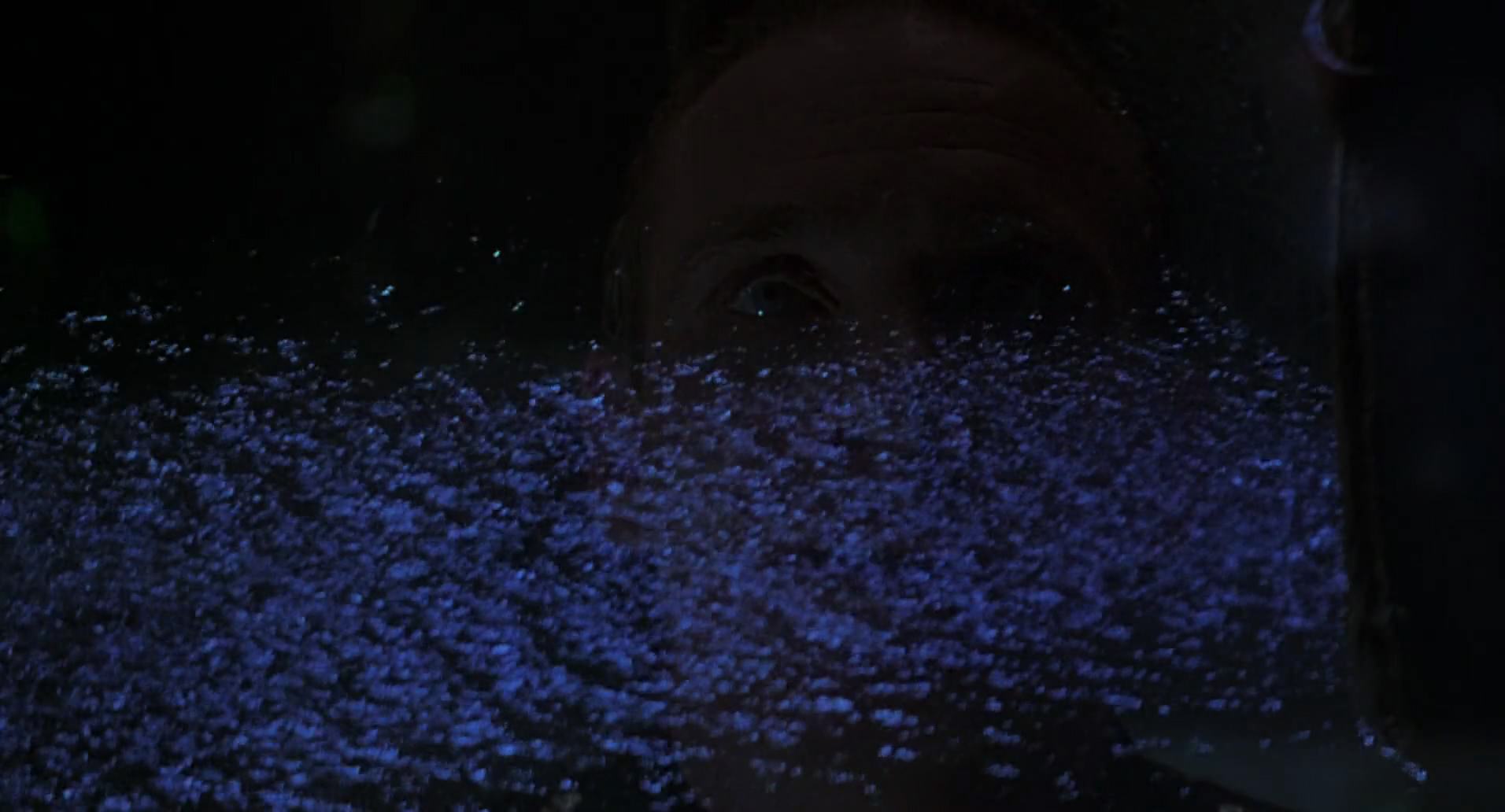 Barb Wire (1996) screencap 1263