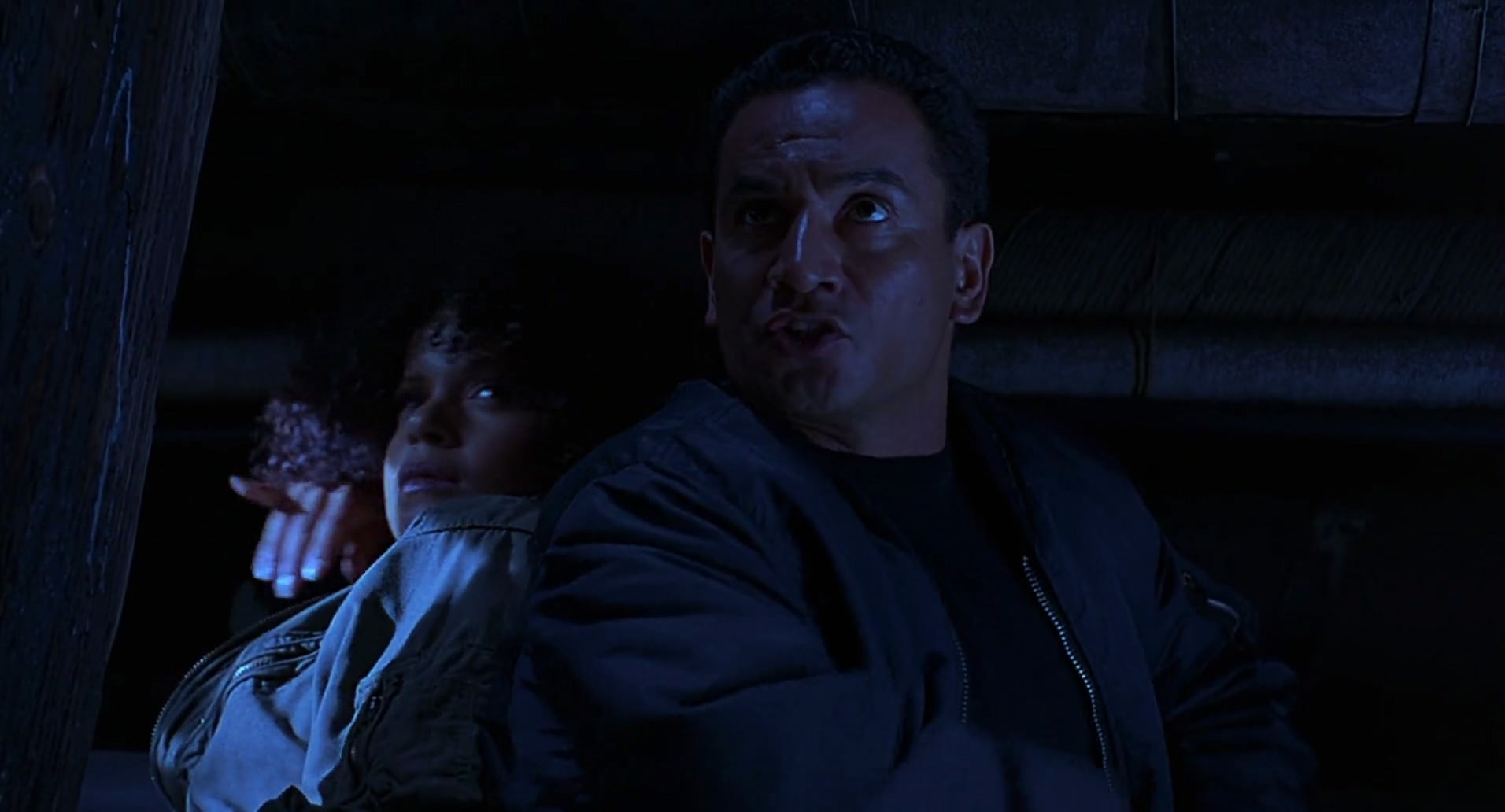 Barb Wire (1996) screencap 1335