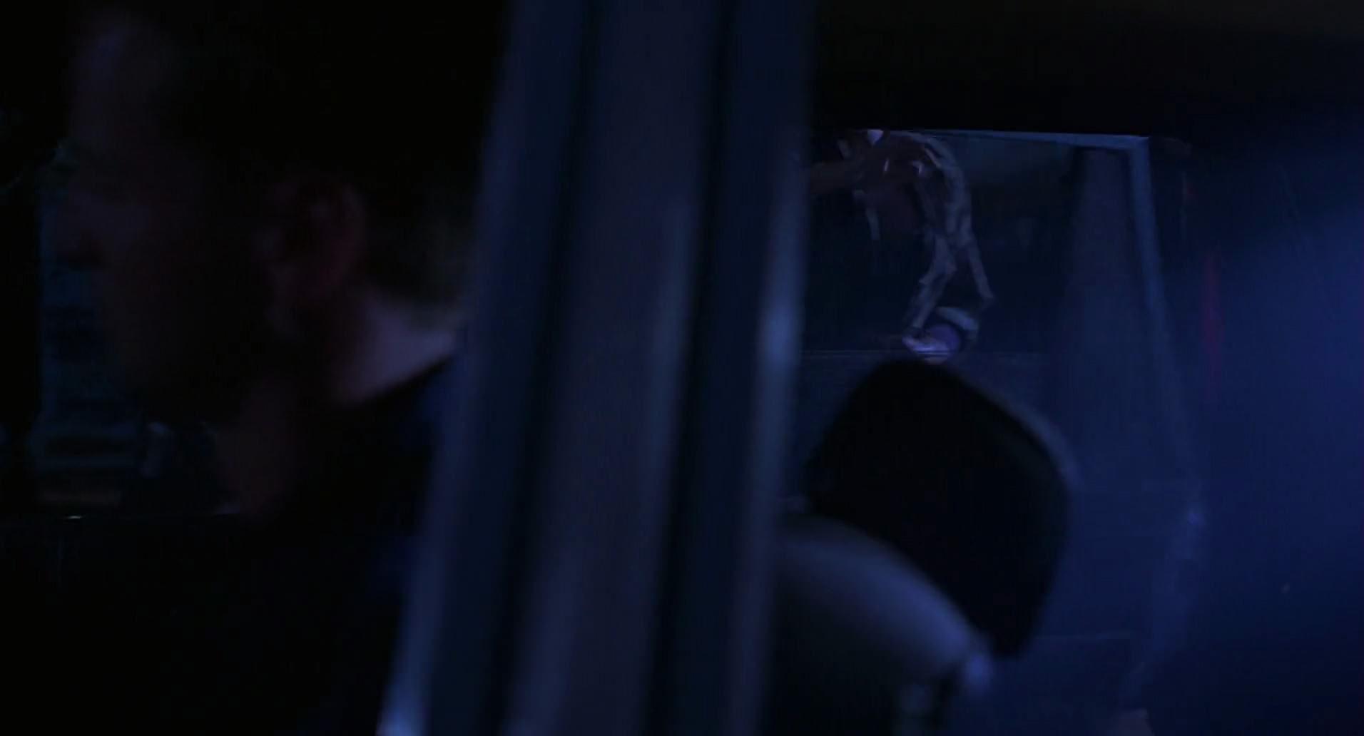 Barb Wire (1996) screencap 1356