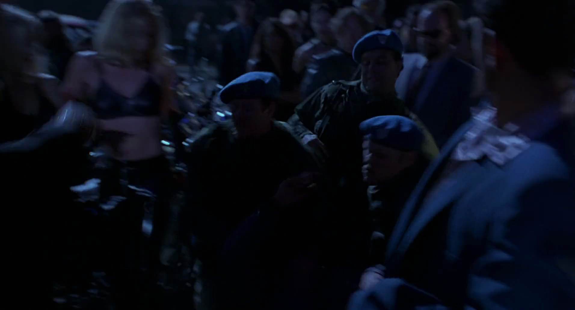 Barb Wire (1996) screencap 1386
