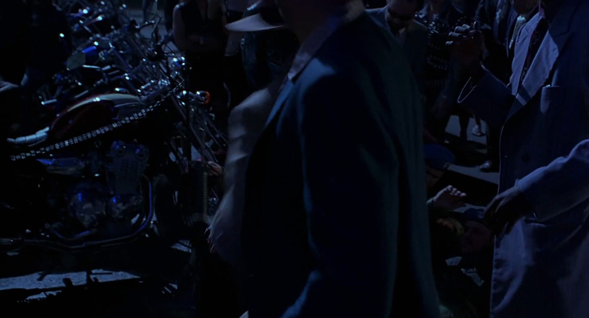 Barb Wire (1996) screencap 1389