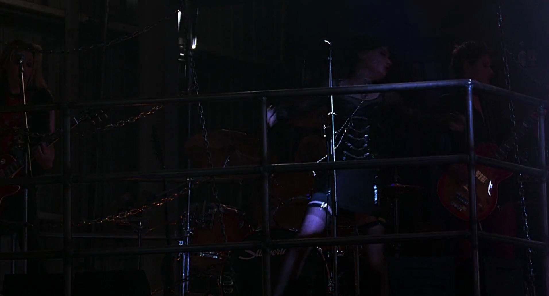 Barb Wire (1996) screencap 1413