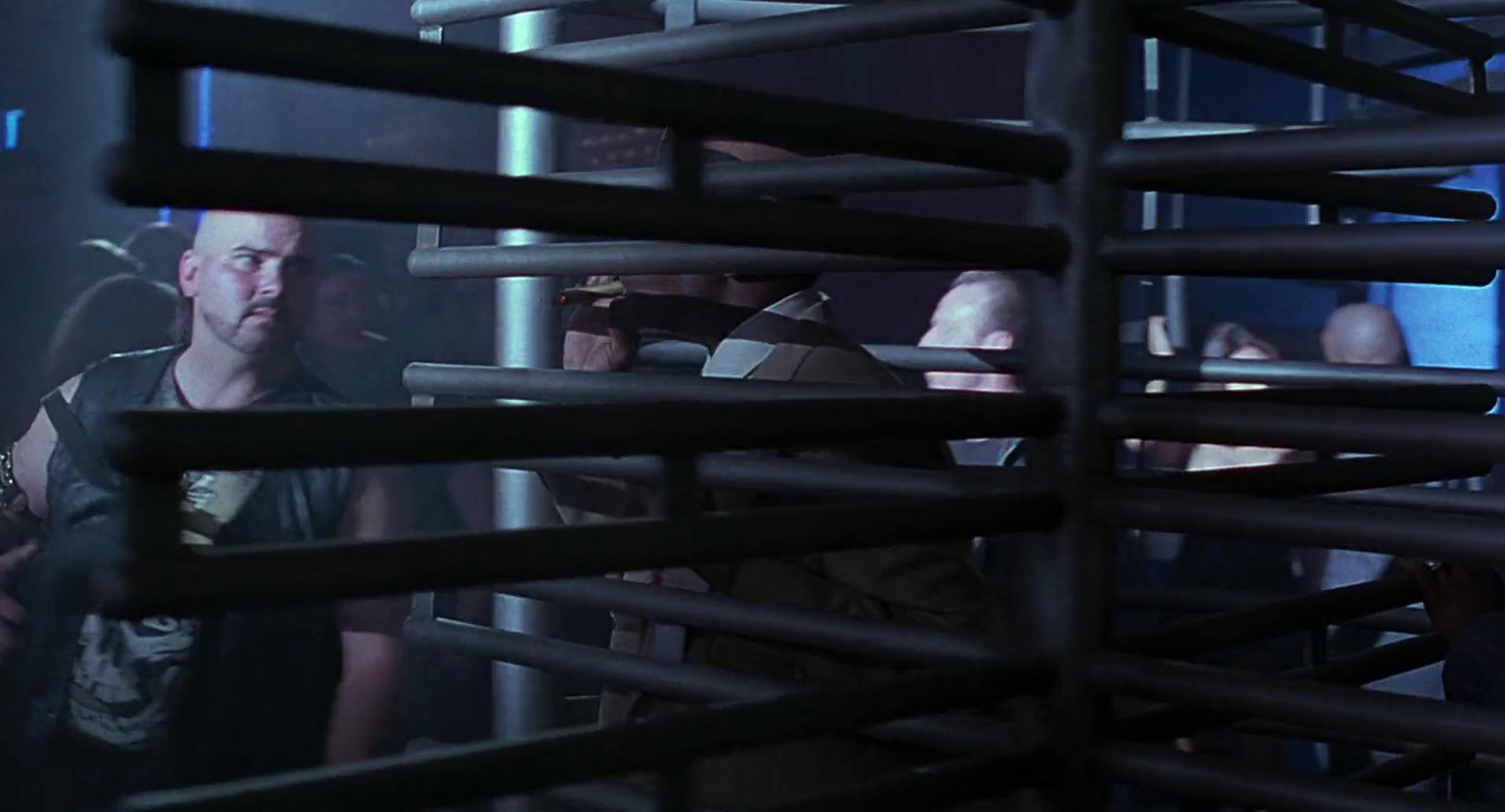 Barb Wire (1996) screencap 1431