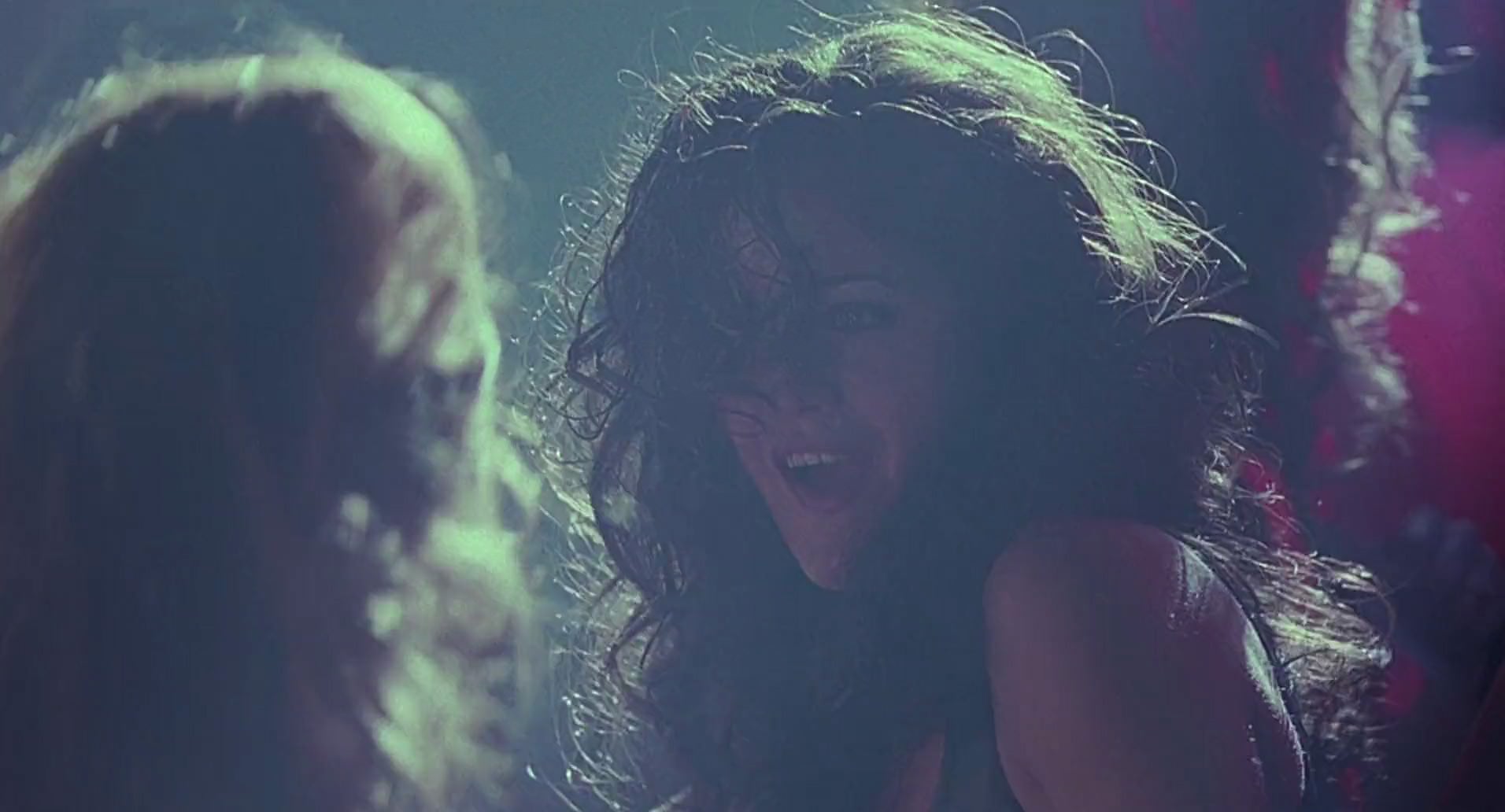 Barb Wire (1996) screencap 1449