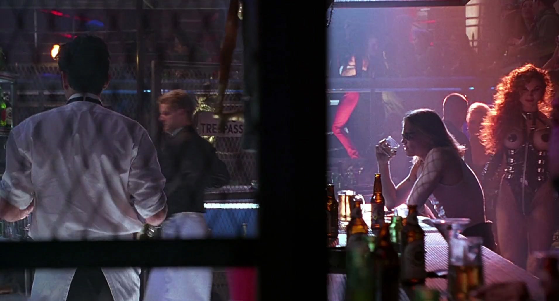 Barb Wire (1996) HD screenshot 1463