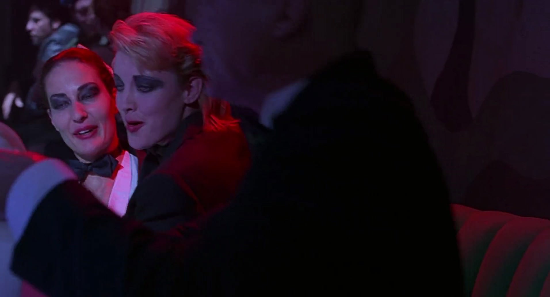 Barb Wire (1996) HD screenshot 1484