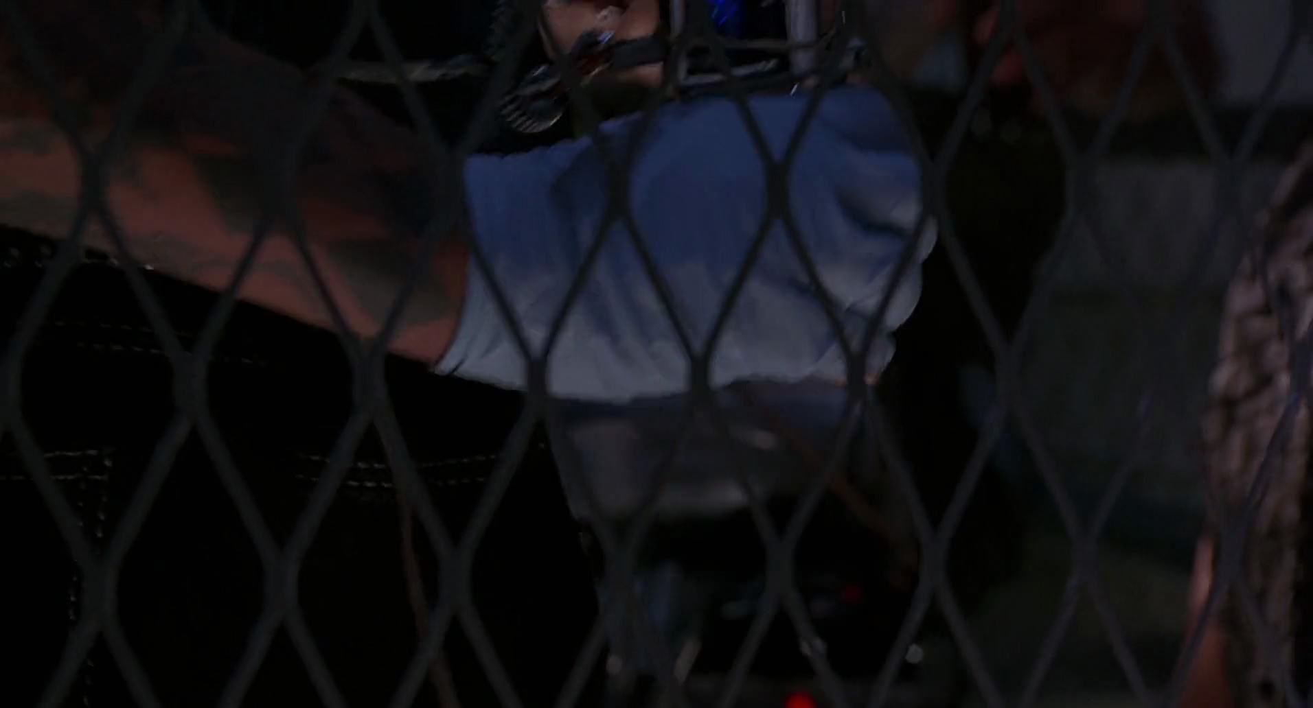 Barb Wire (1996) screencap 1488