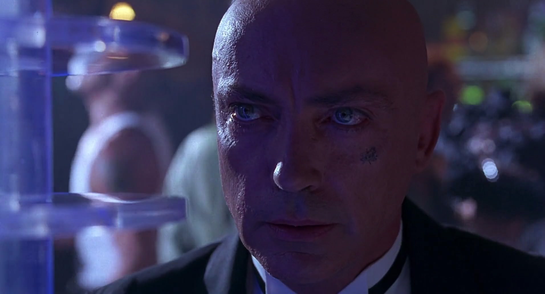 Barb Wire (1996) screencap 1545