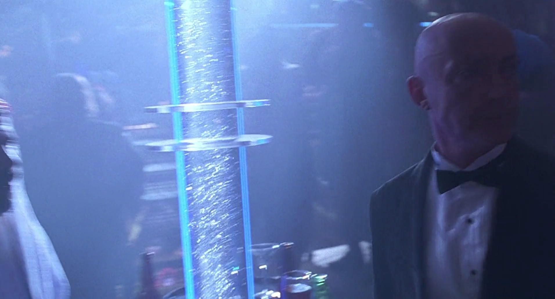Barb Wire (1996) screencap 1566