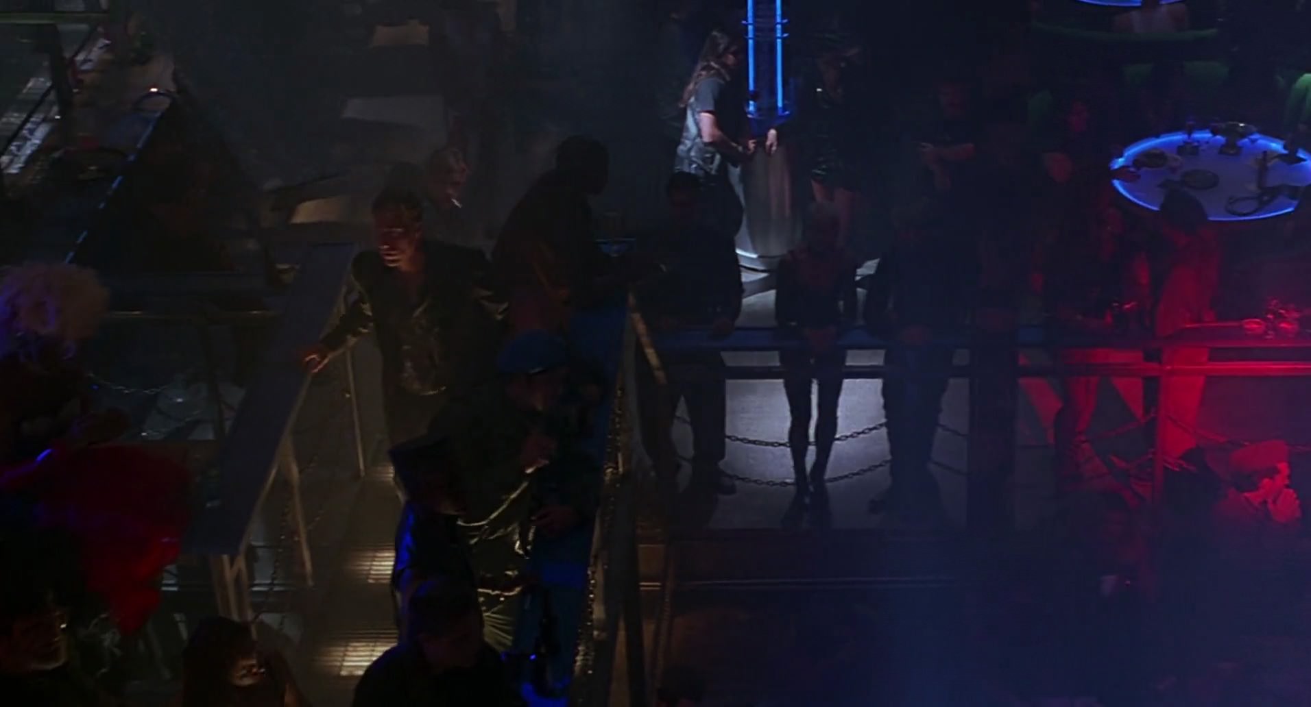 Barb Wire (1996) screencap 1632