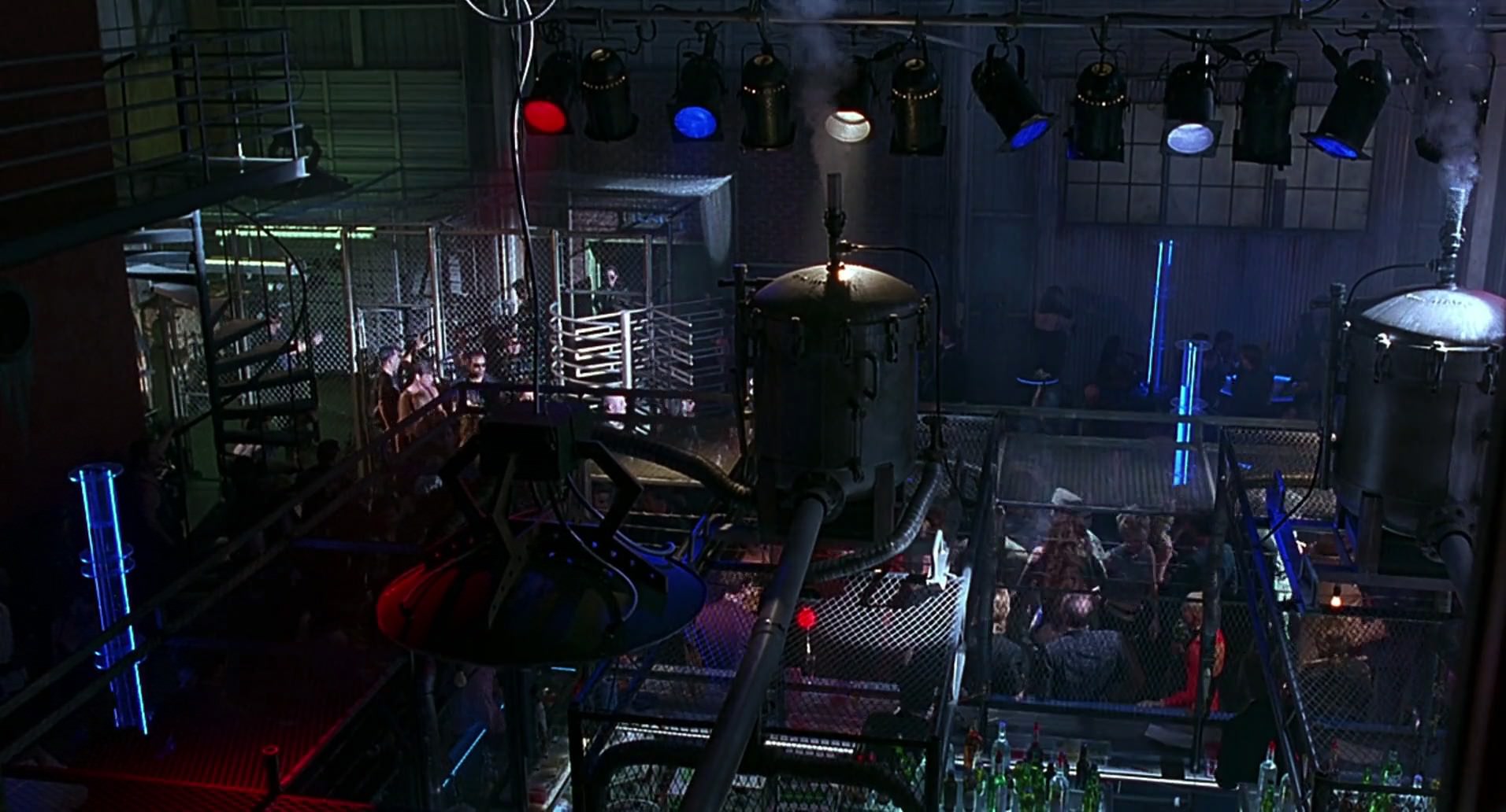 Barb Wire (1996) screencap 1641
