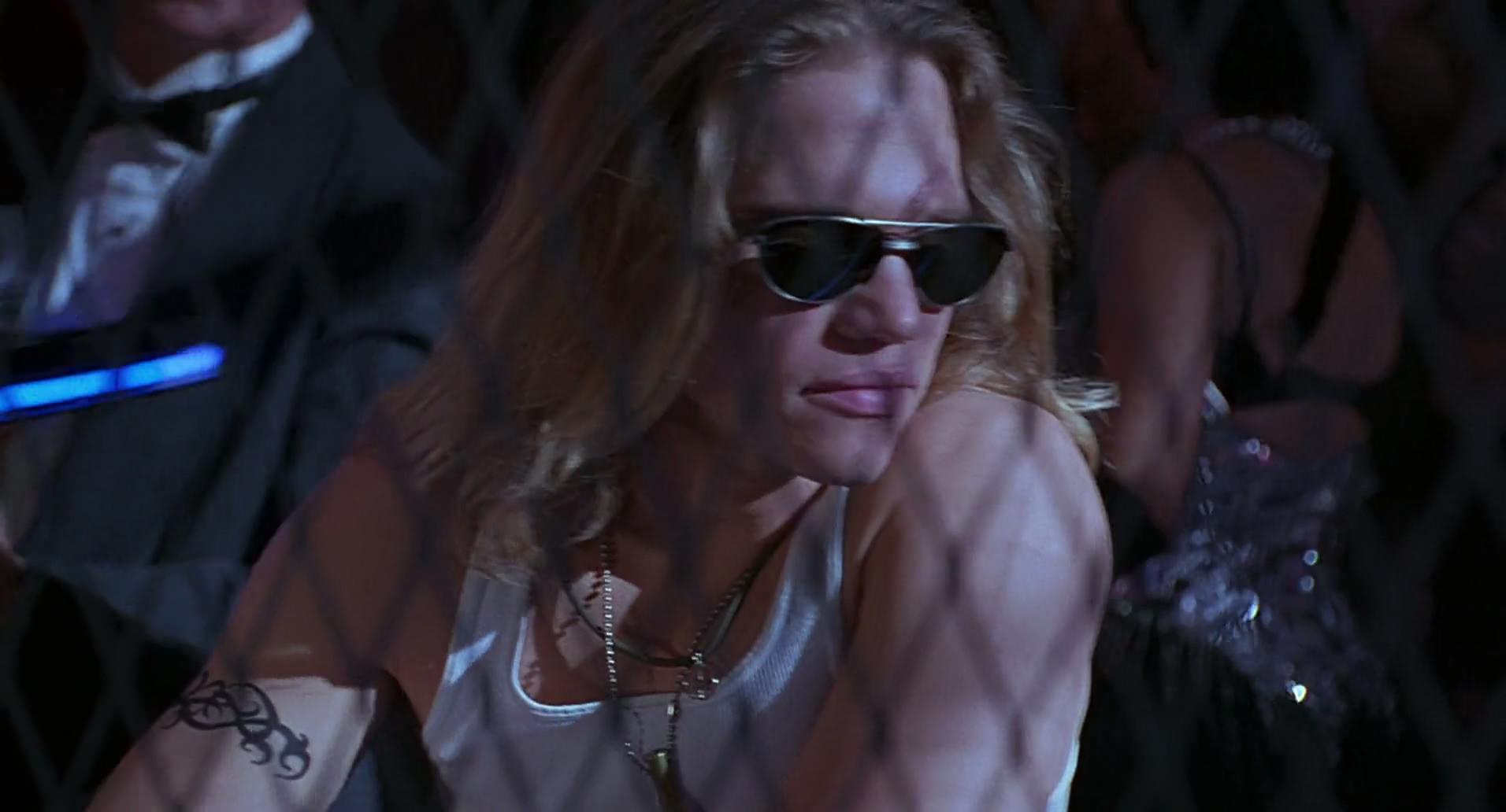 Barb Wire (1996) screencap 1683
